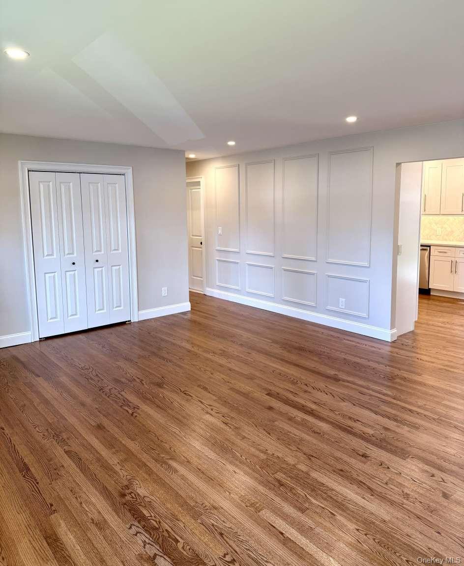 11 E Bay Drive, West Islip, NY 11795