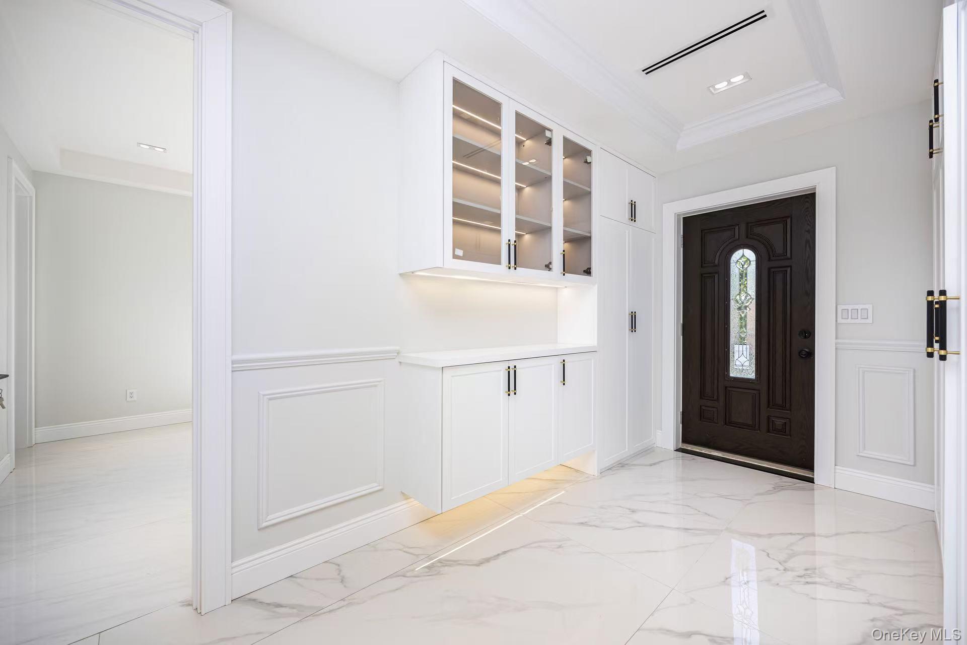 6616 253rd Street, Little Neck, NY 11362