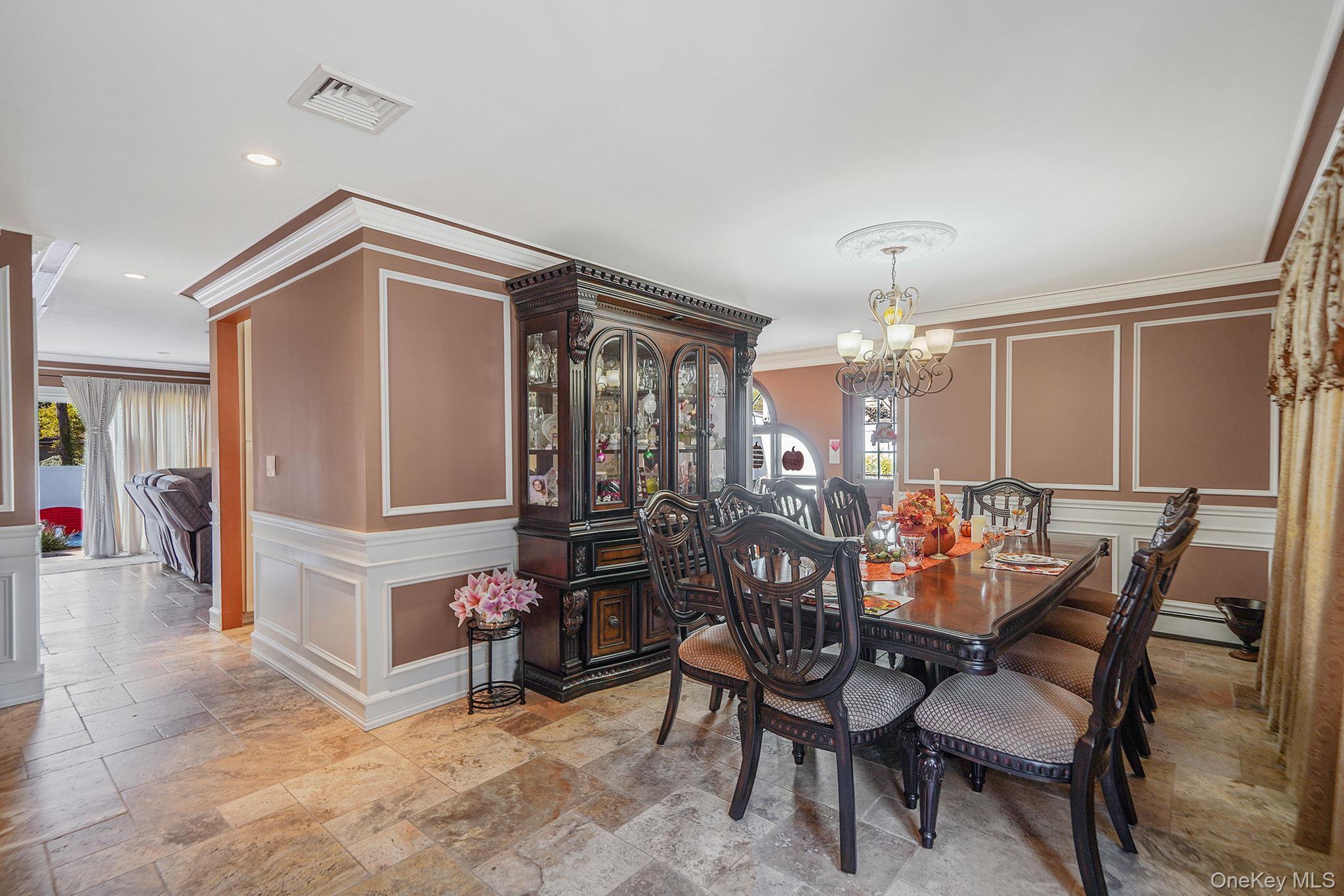 20 Villa Lane, Smithtown, NY 11787