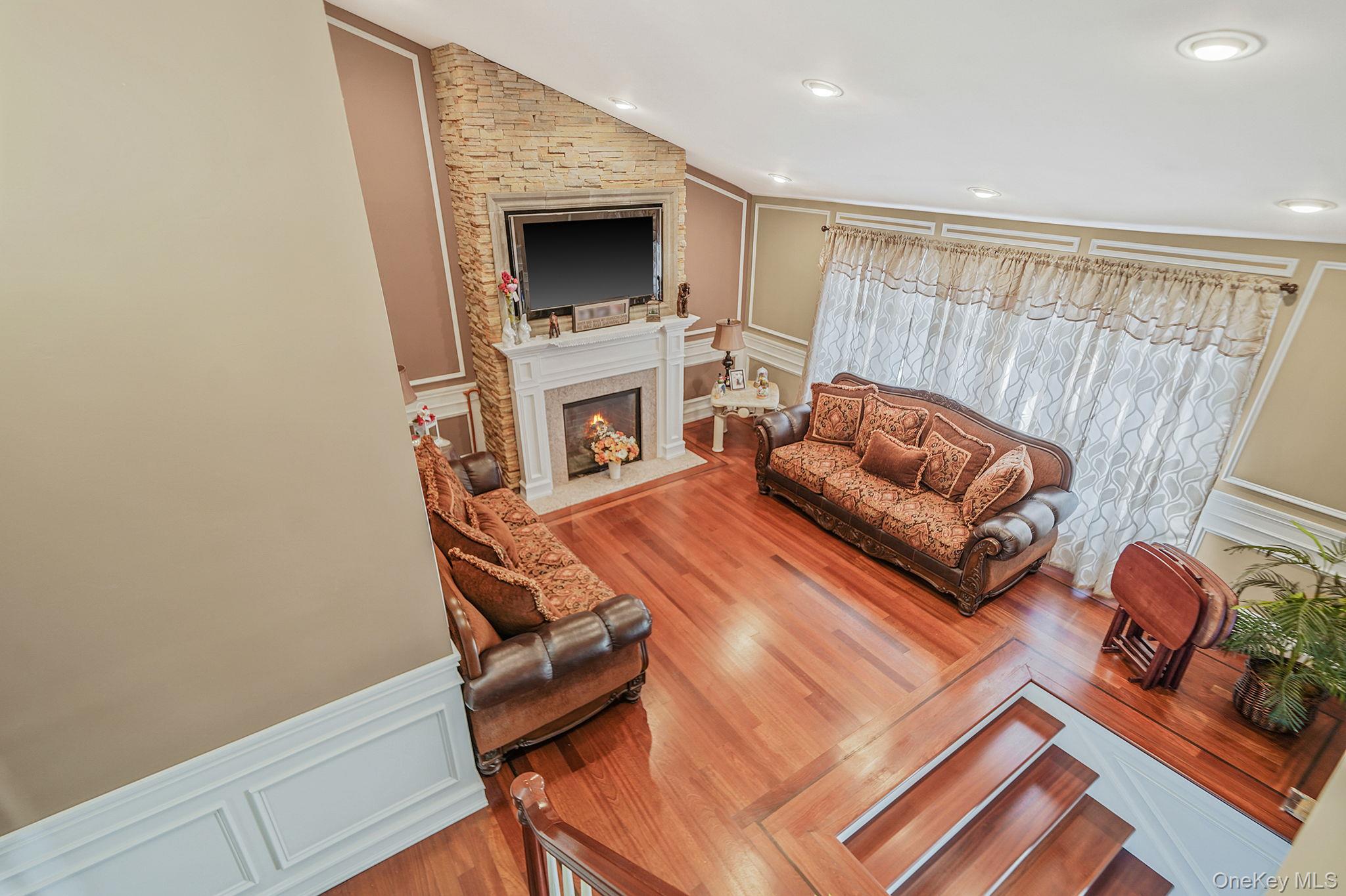 20 Villa Lane, Smithtown, NY 11787