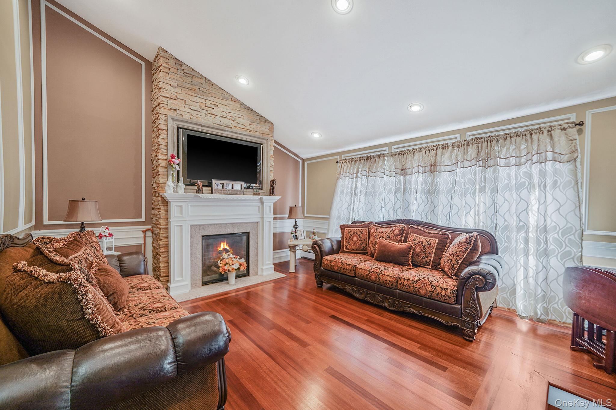 20 Villa Lane, Smithtown, NY 11787