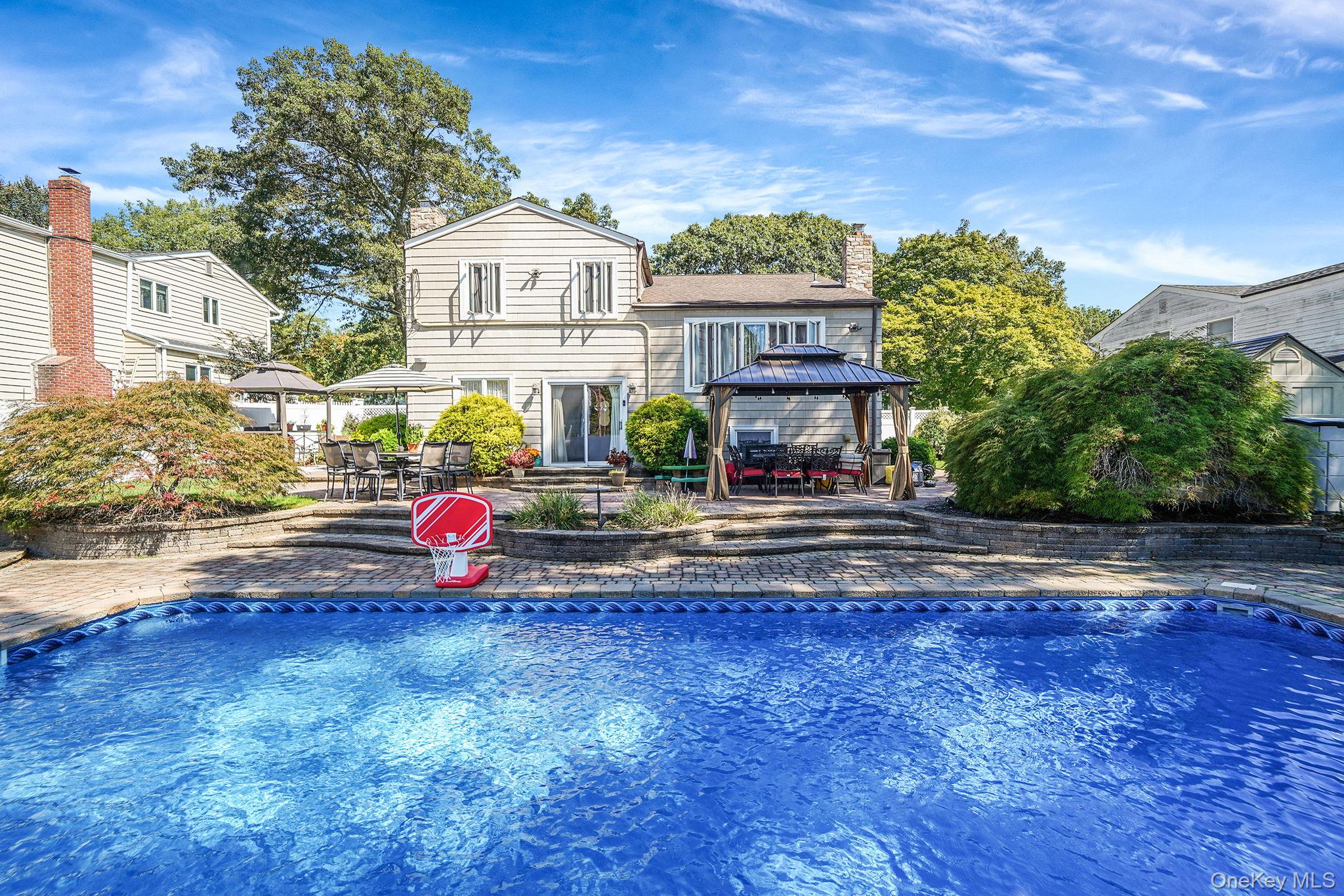 20 Villa Lane, Smithtown, NY 11787