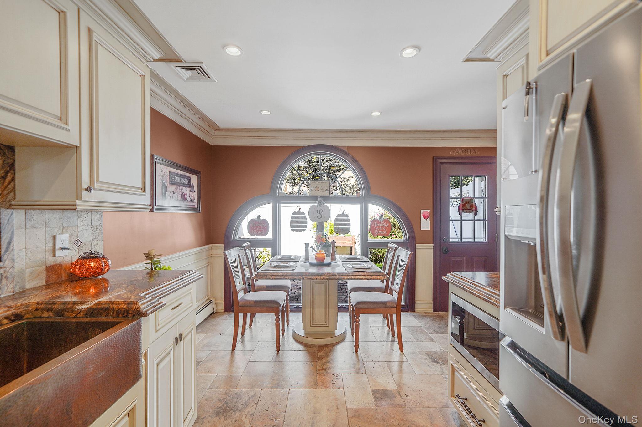 20 Villa Lane, Smithtown, NY 11787