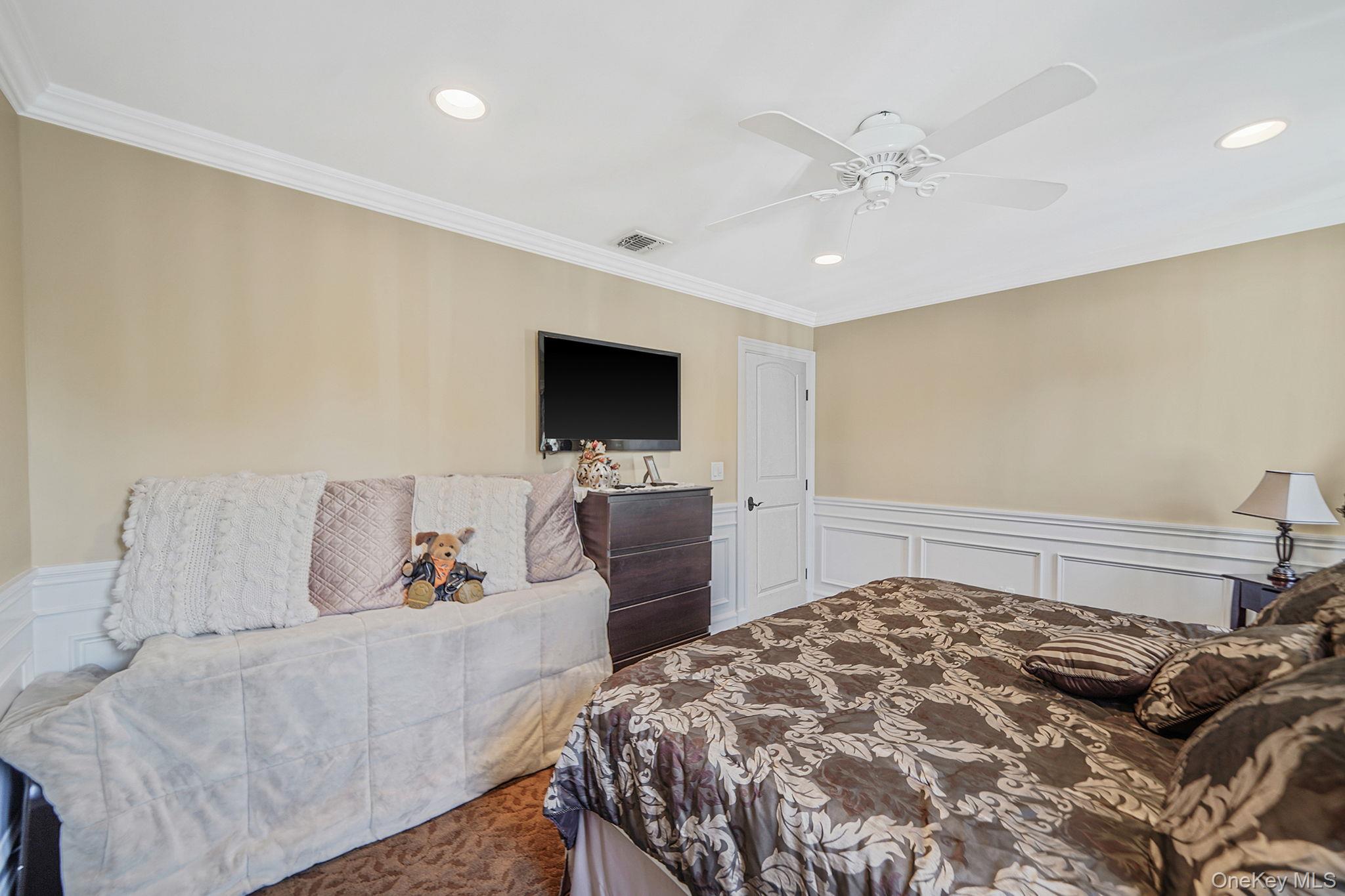 20 Villa Lane, Smithtown, NY 11787