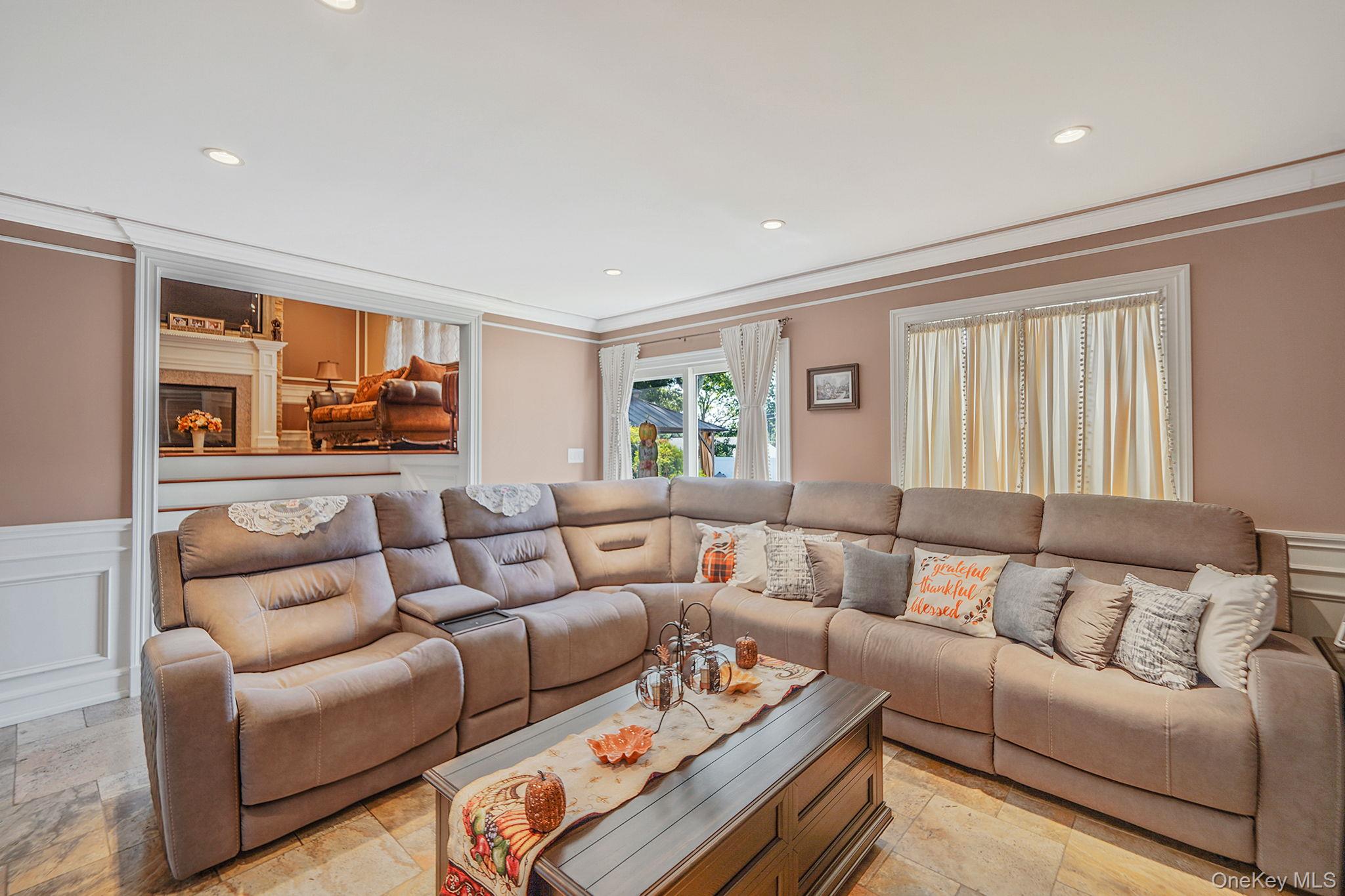 20 Villa Lane, Smithtown, NY 11787