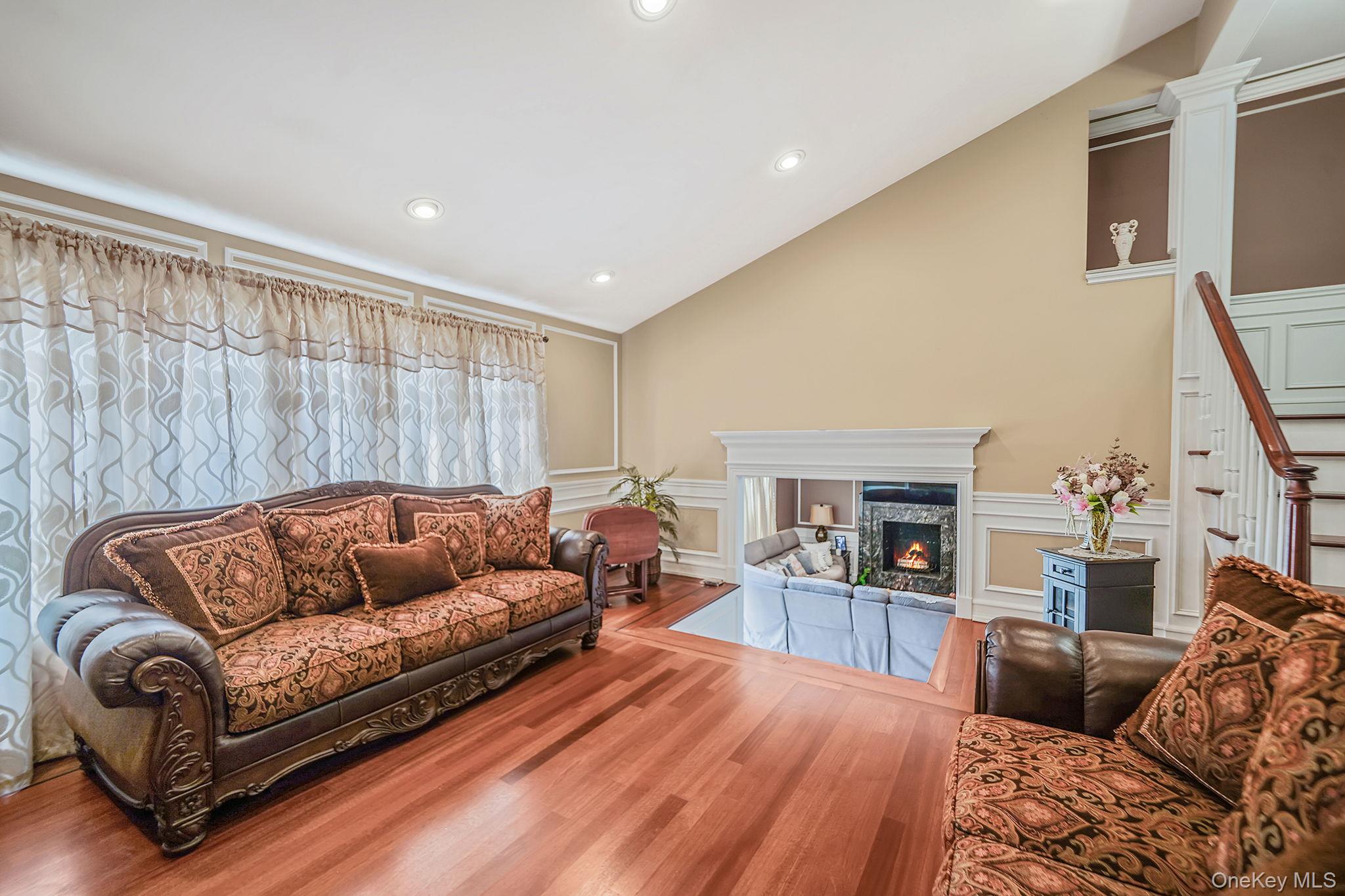 20 Villa Lane, Smithtown, NY 11787