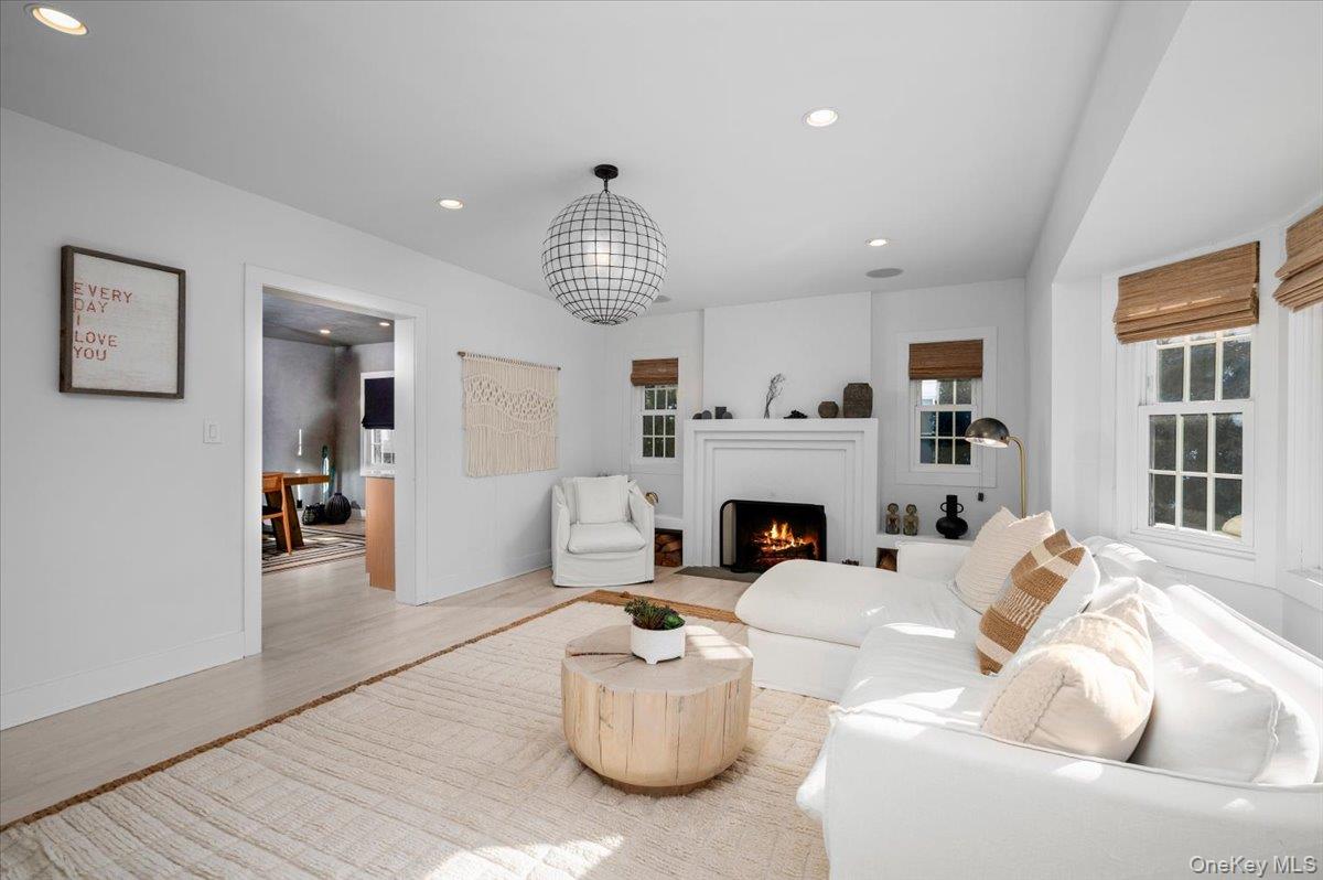 21 Old Colony Drive, Larchmont, NY 10538