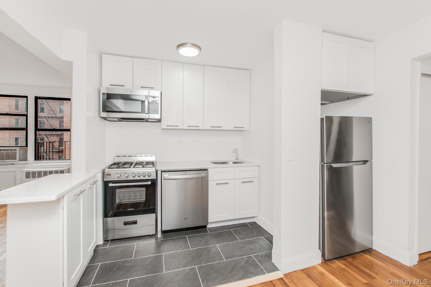 2165 Matthews Avenue # 4B, Bronx, NY 12462