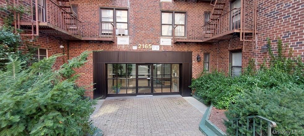 2165 Matthews Avenue Matthews # 4B, Bronx, NY 12462