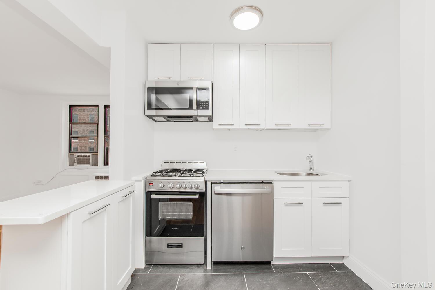 2165 Matthews Avenue # 4B, Bronx, NY 12462