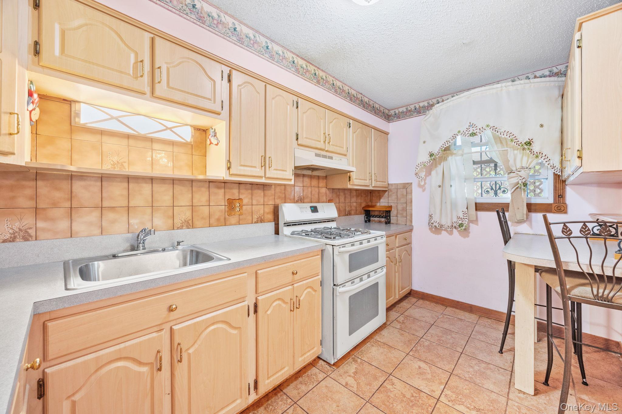 96 Herzl Street, Brooklyn, NY 11212