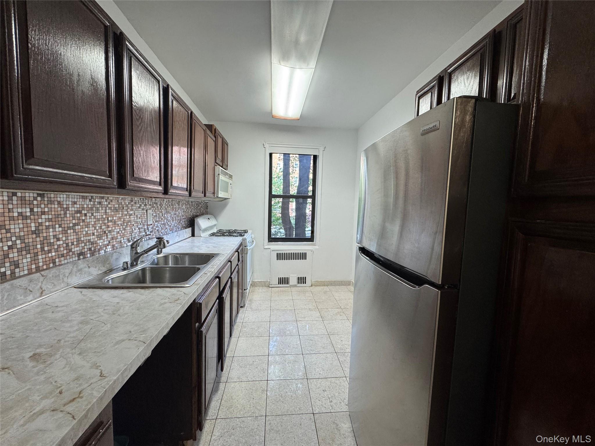 69-10 yellowstone blvd # 115, Forest Hills, NY 11375