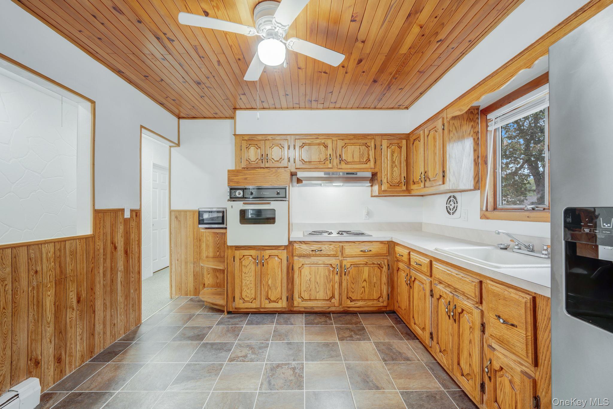 813 Windmill Avenue, West Babylon, NY 11704