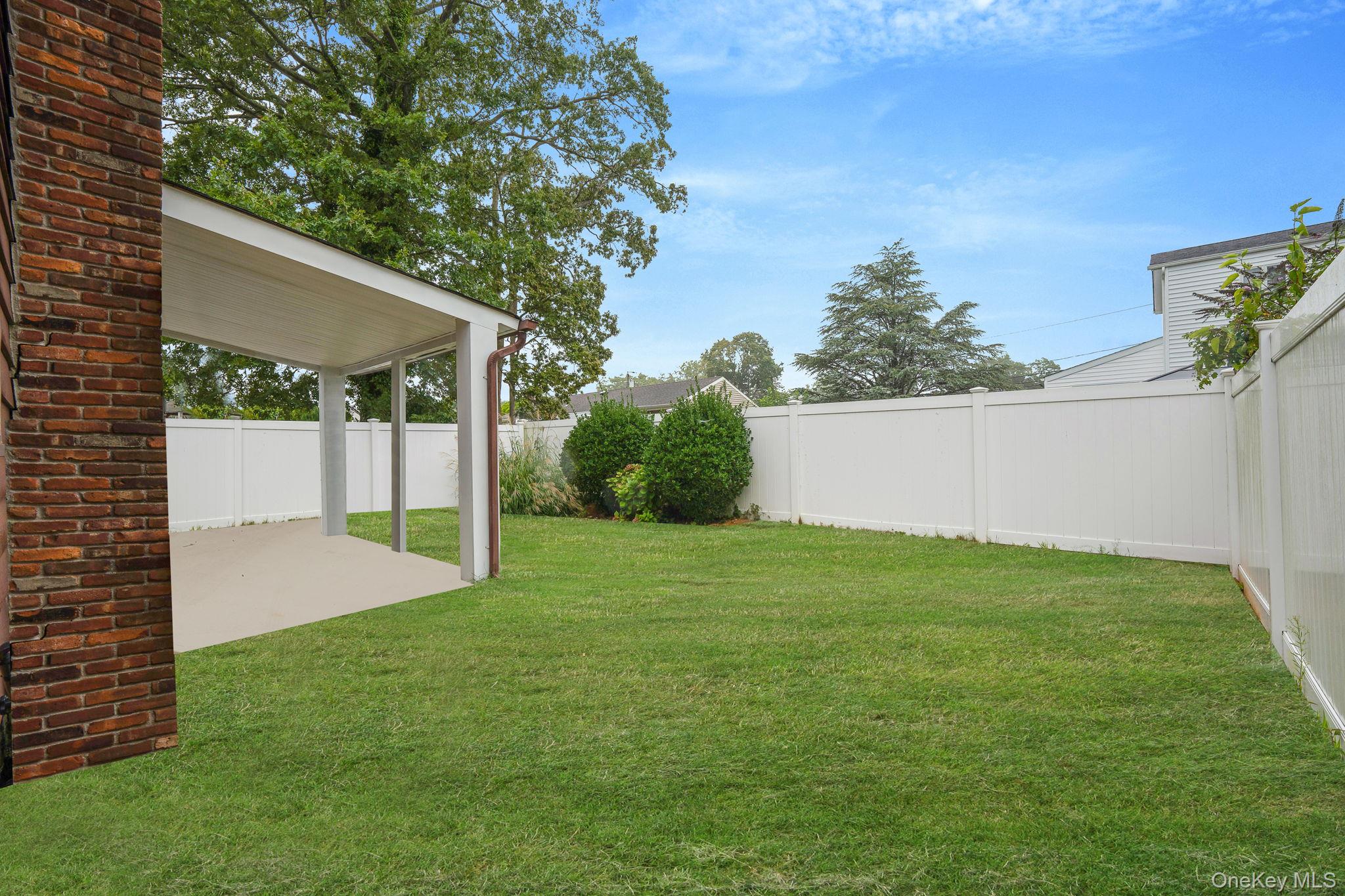 813 Windmill Avenue, West Babylon, NY 11704