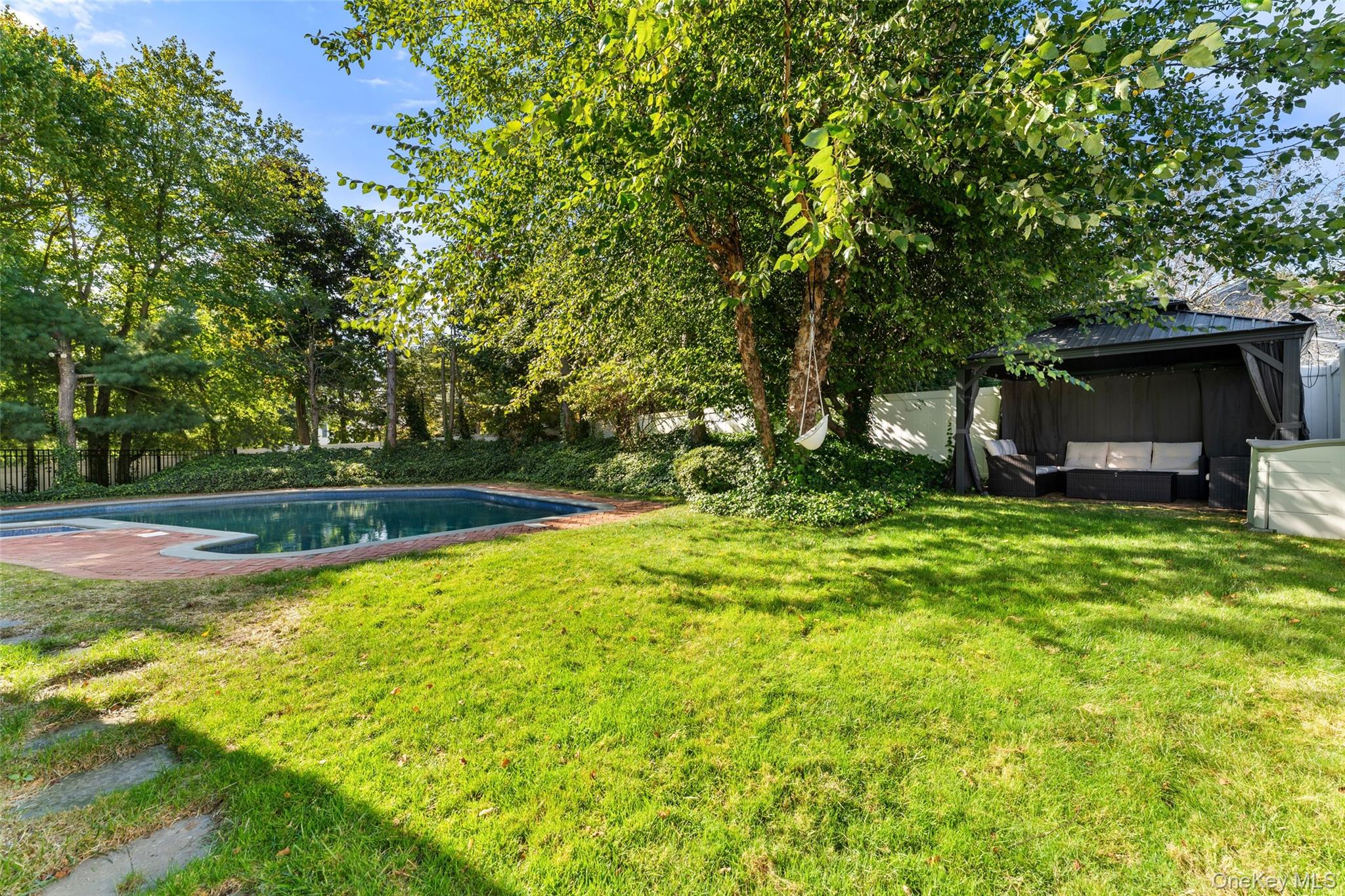 225 Country Ridge Road, Scarsdale, NY 10583