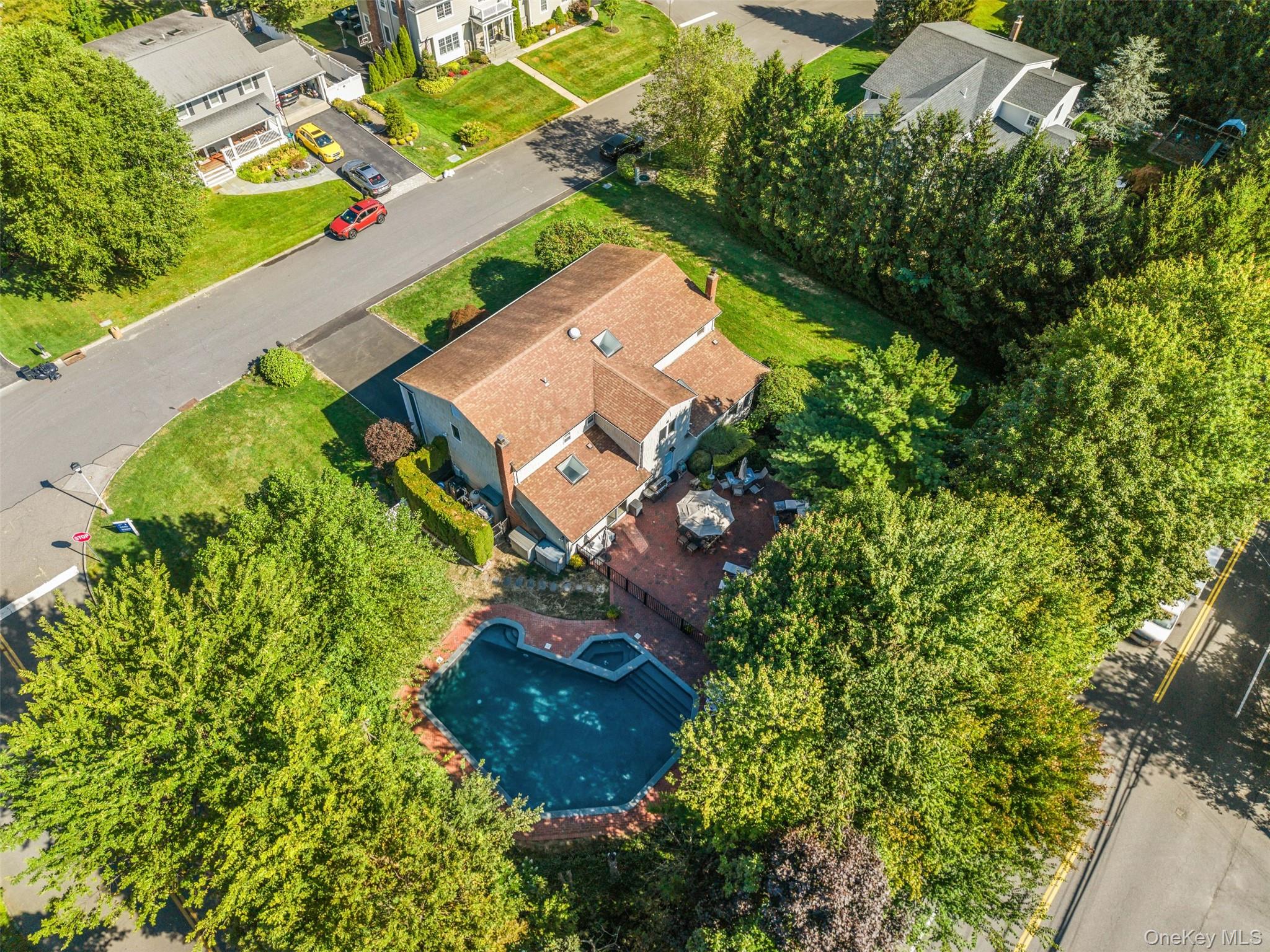 225 Country Ridge Road, Scarsdale, NY 10583