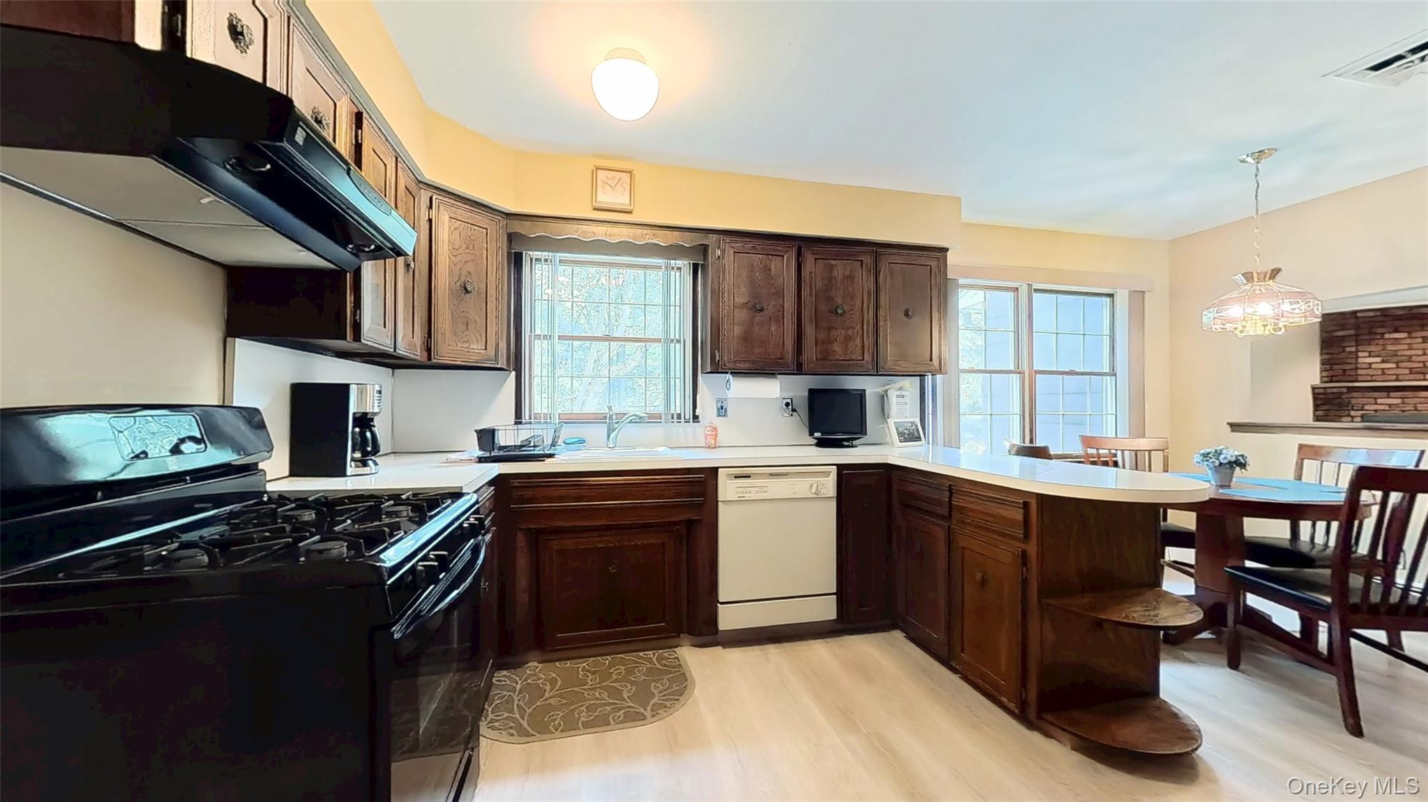 28 Cardinal Court, West Nyack, NY 10994