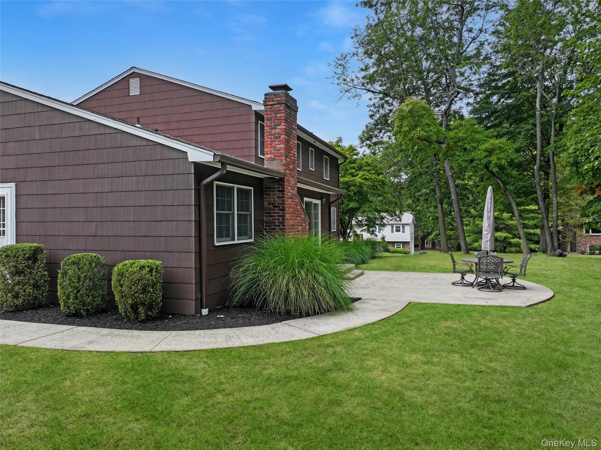 28 Cardinal Court, West Nyack, NY 10994