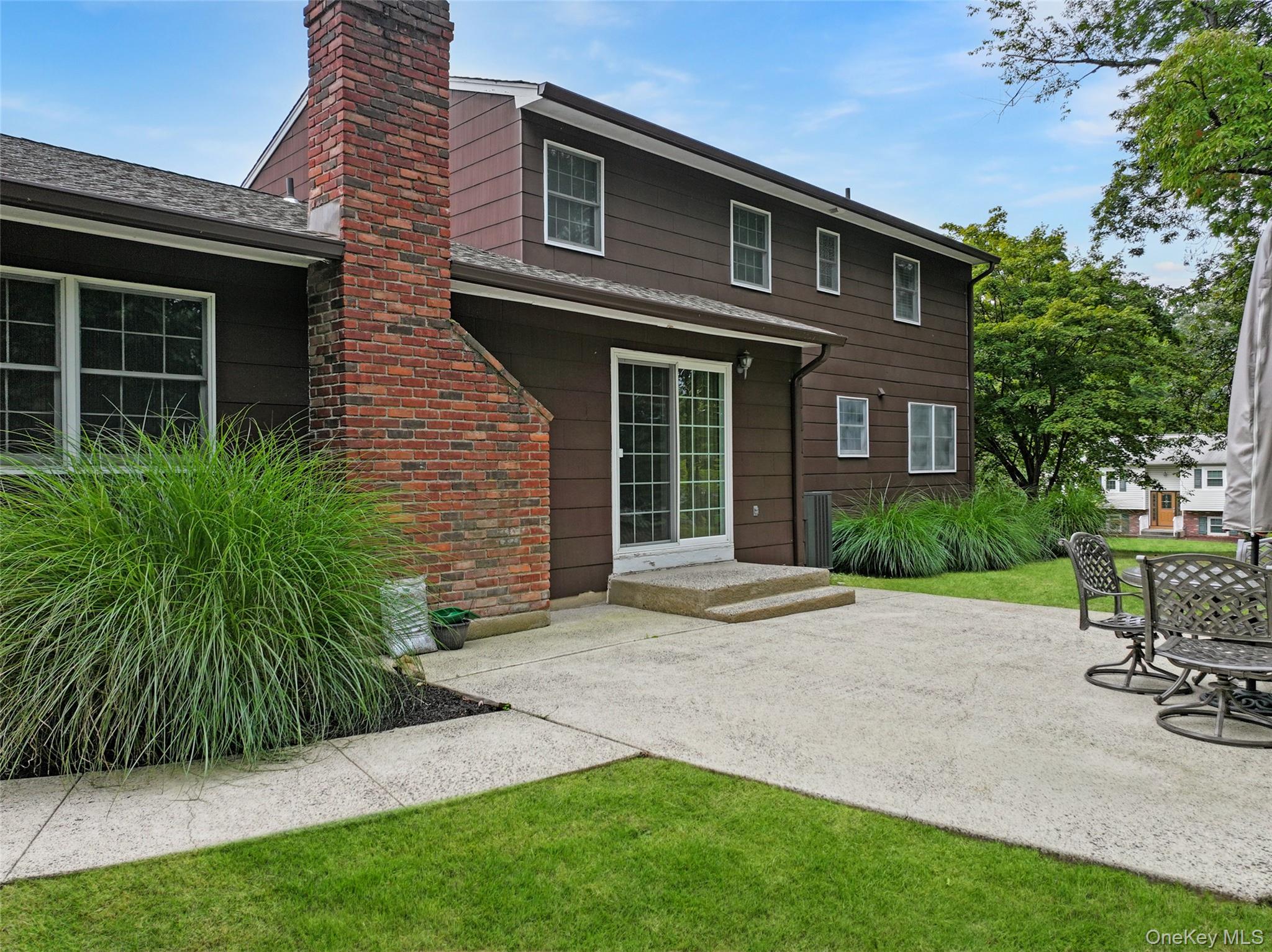 28 Cardinal Court, West Nyack, NY 10994