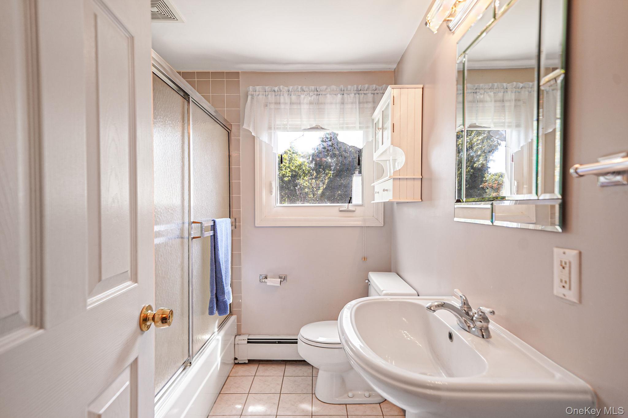 123 Parkside Avenue, Miller Place, NY 11764