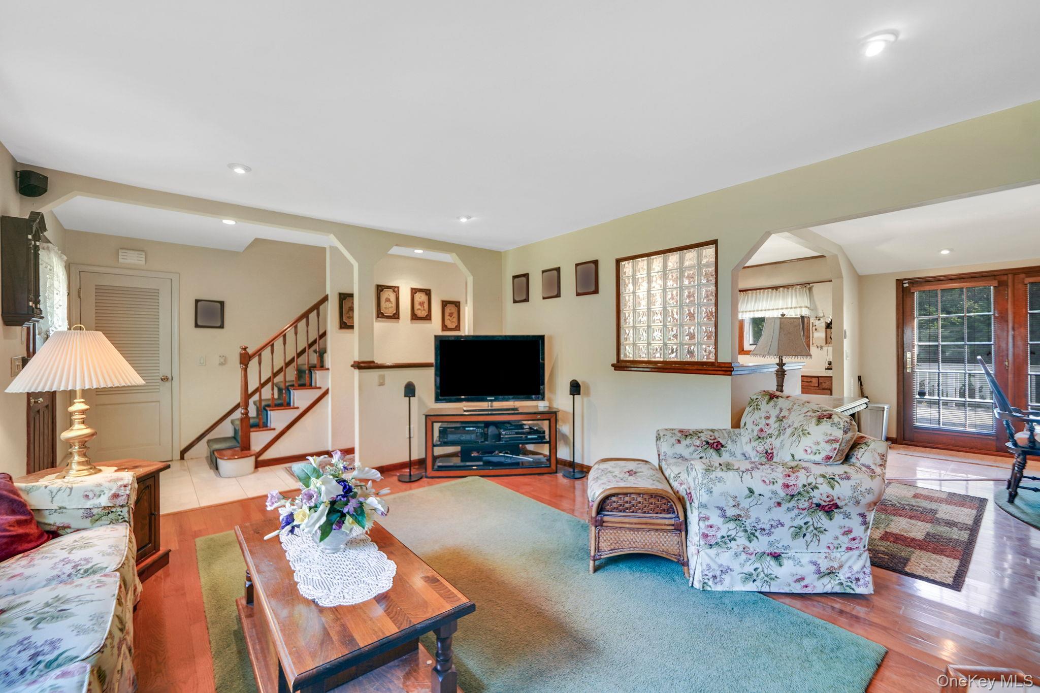 123 Parkside Avenue, Miller Place, NY 11764