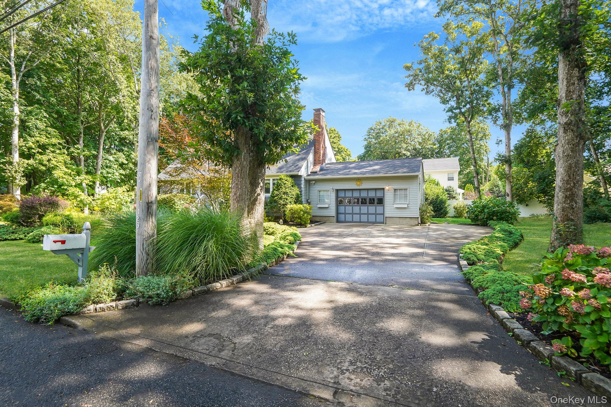 123 Parkside Avenue, Miller Place, NY 11764