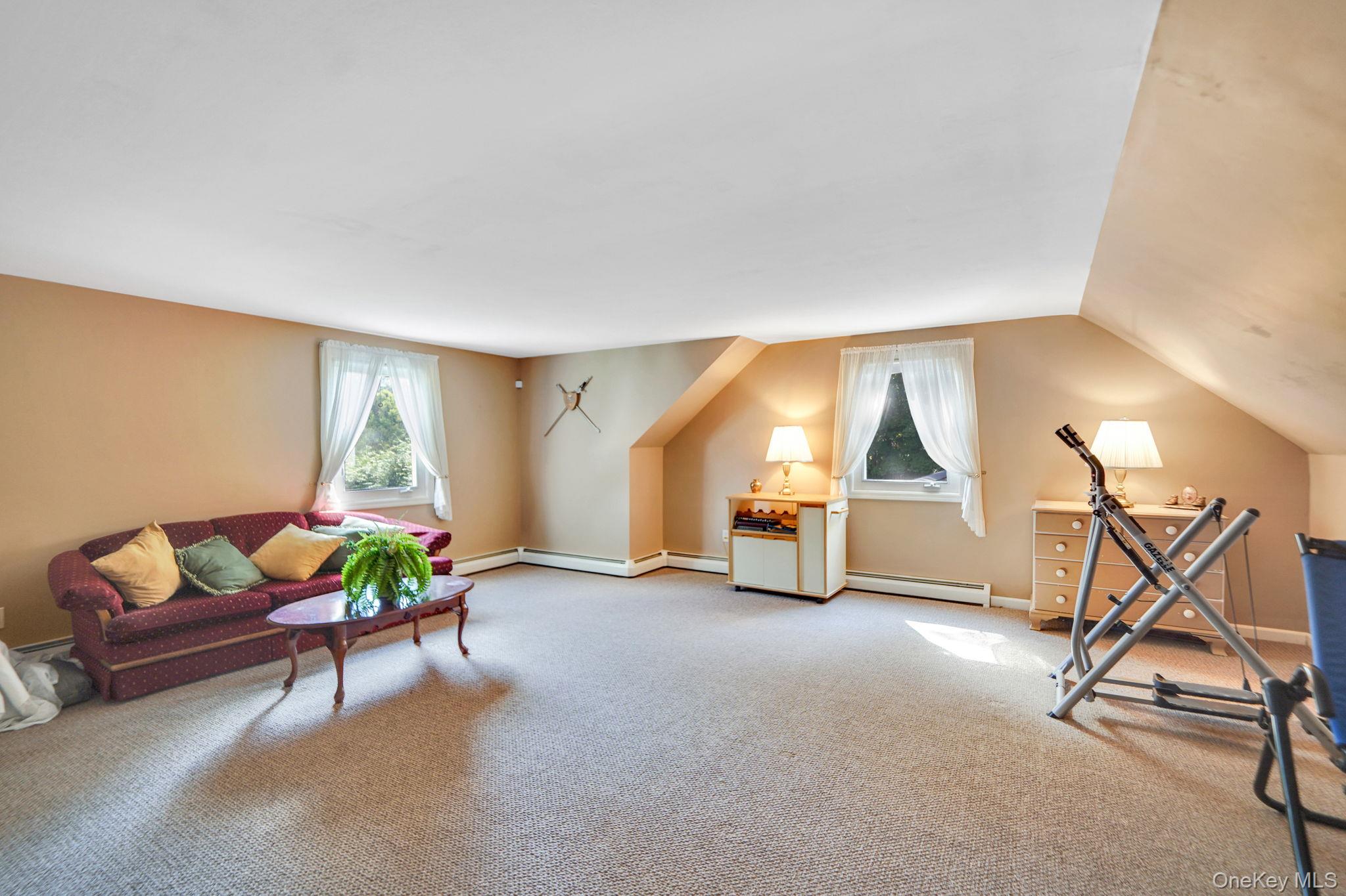 123 Parkside Avenue, Miller Place, NY 11764