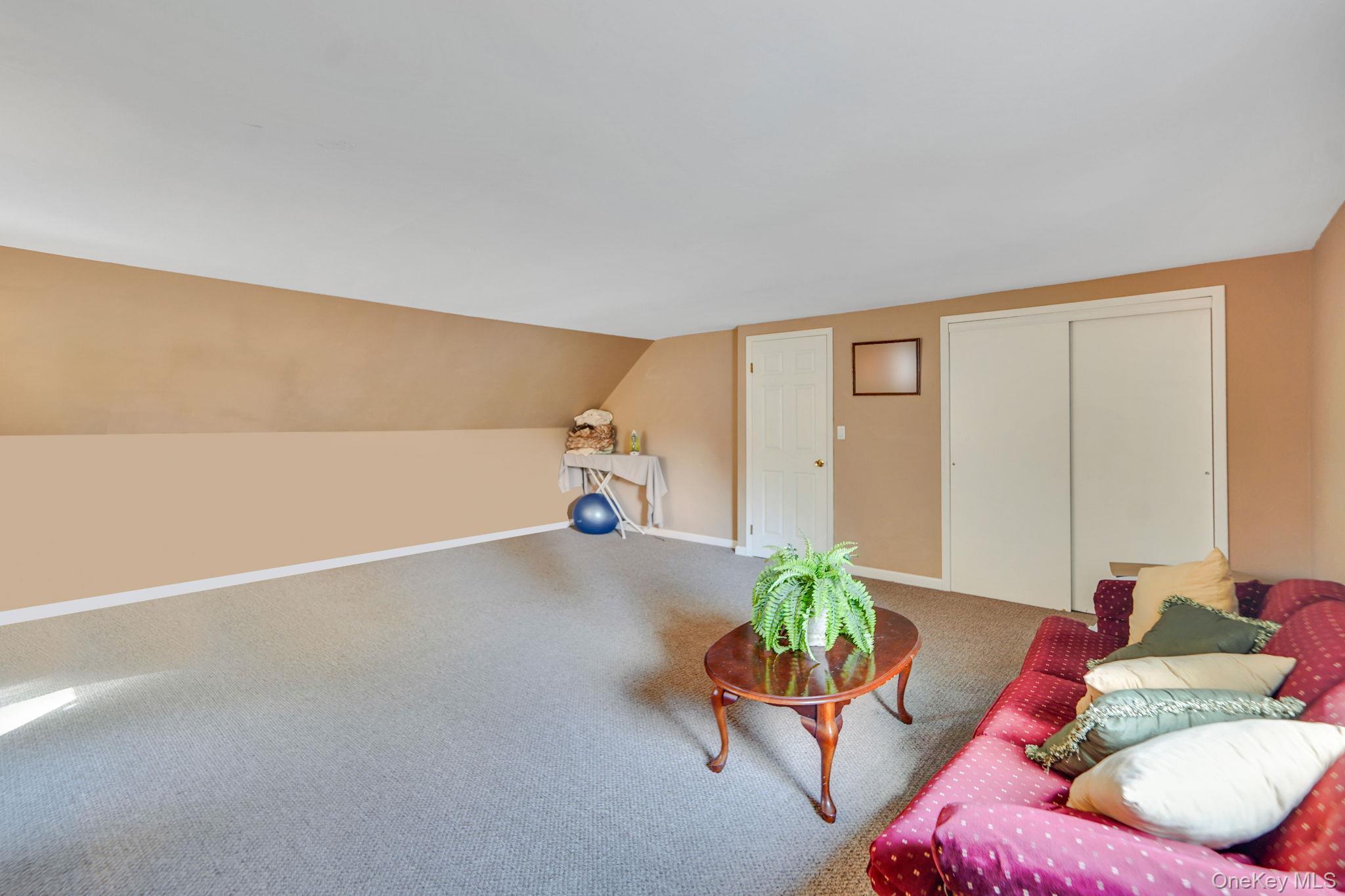 123 Parkside Avenue, Miller Place, NY 11764