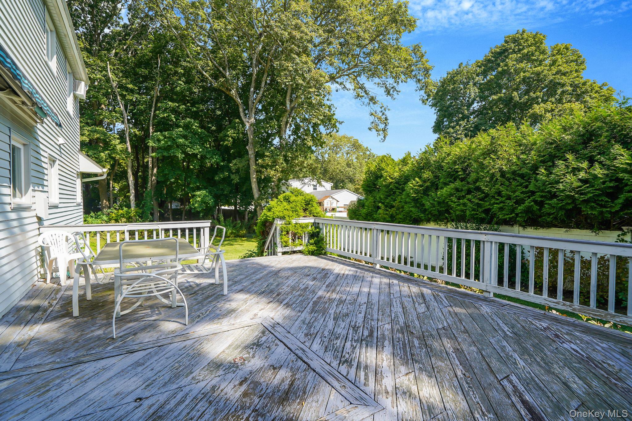 123 Parkside Avenue, Miller Place, NY 11764