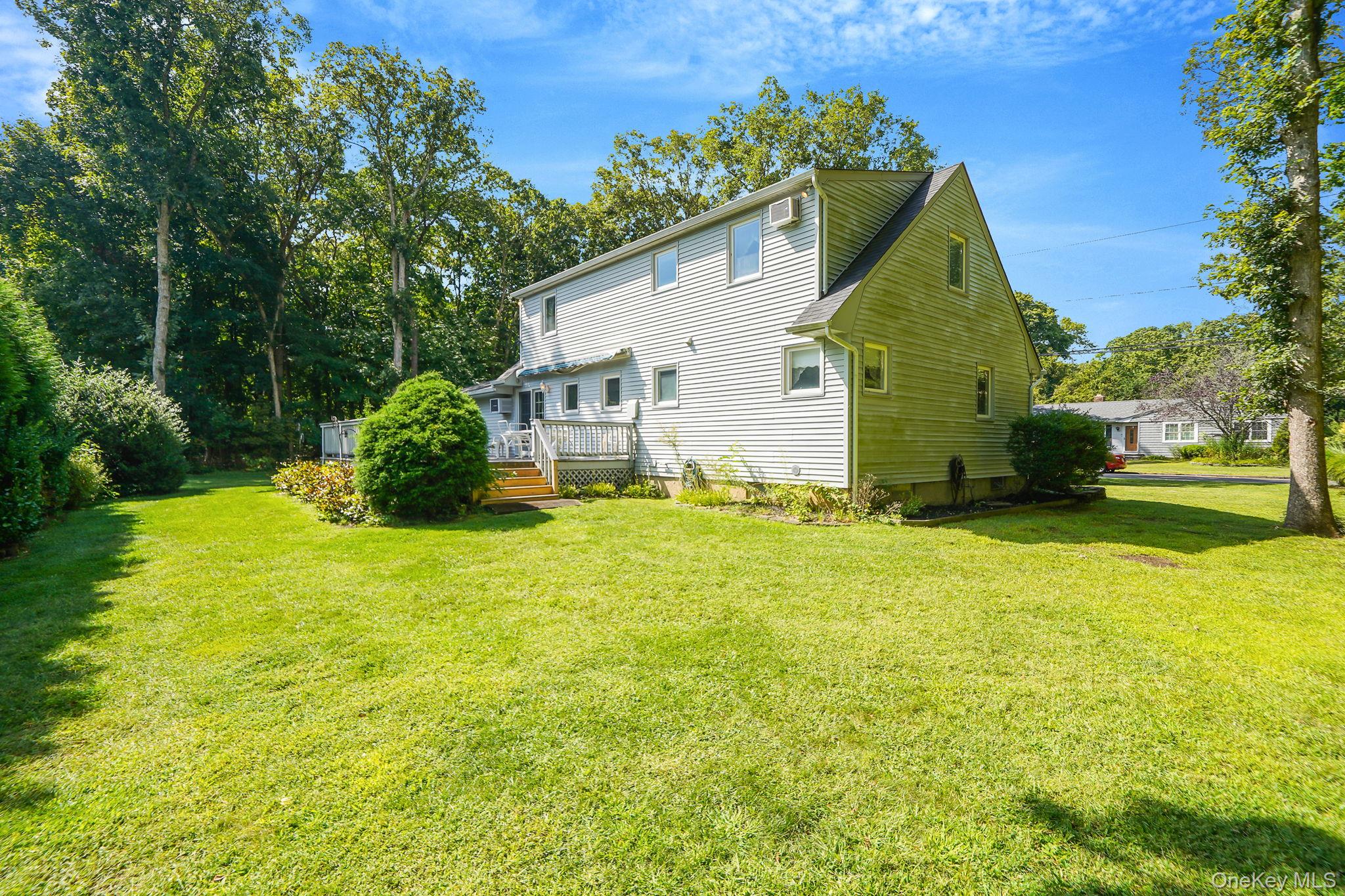 123 Parkside Avenue, Miller Place, NY 11764