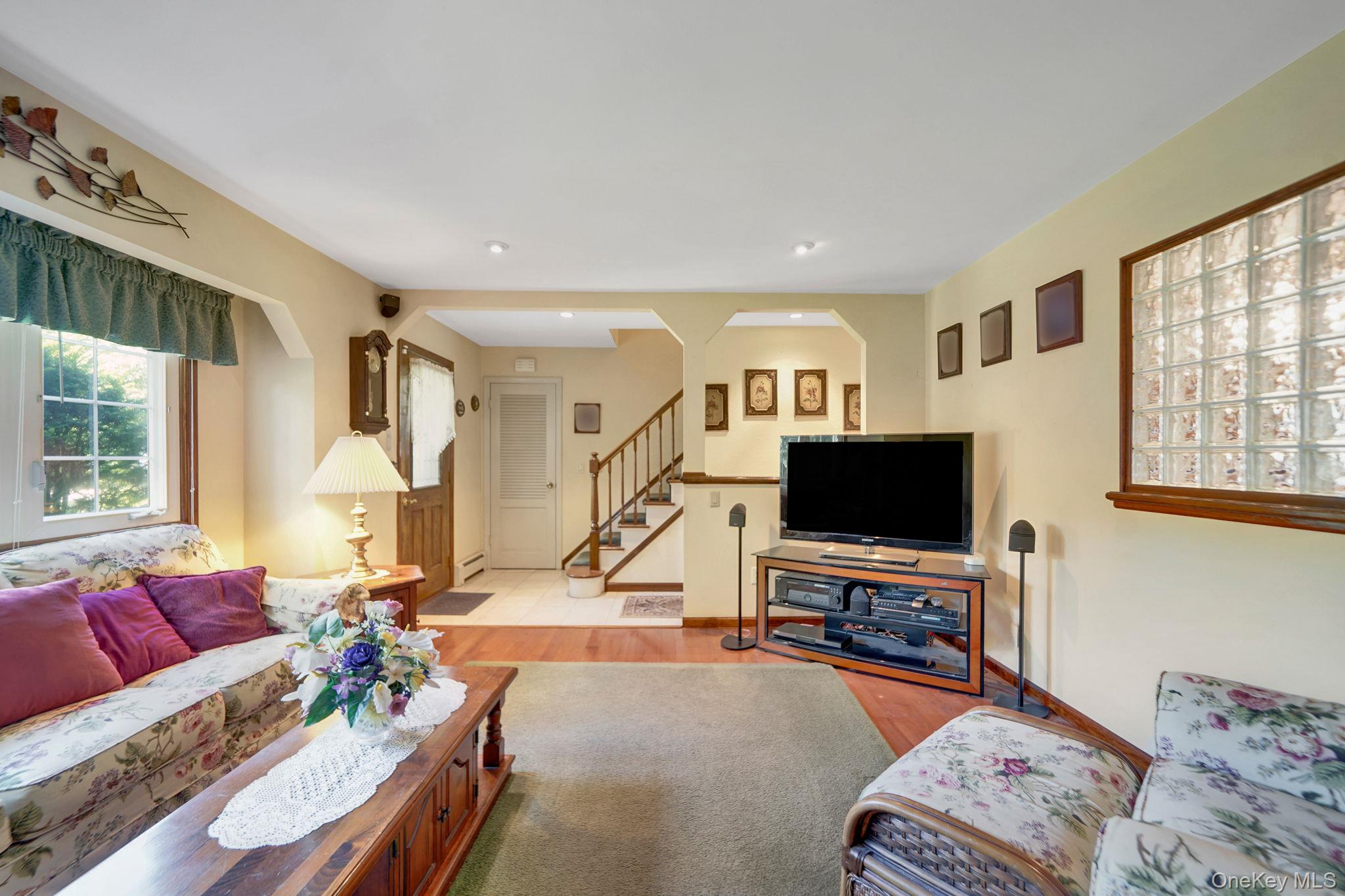 123 Parkside Avenue, Miller Place, NY 11764