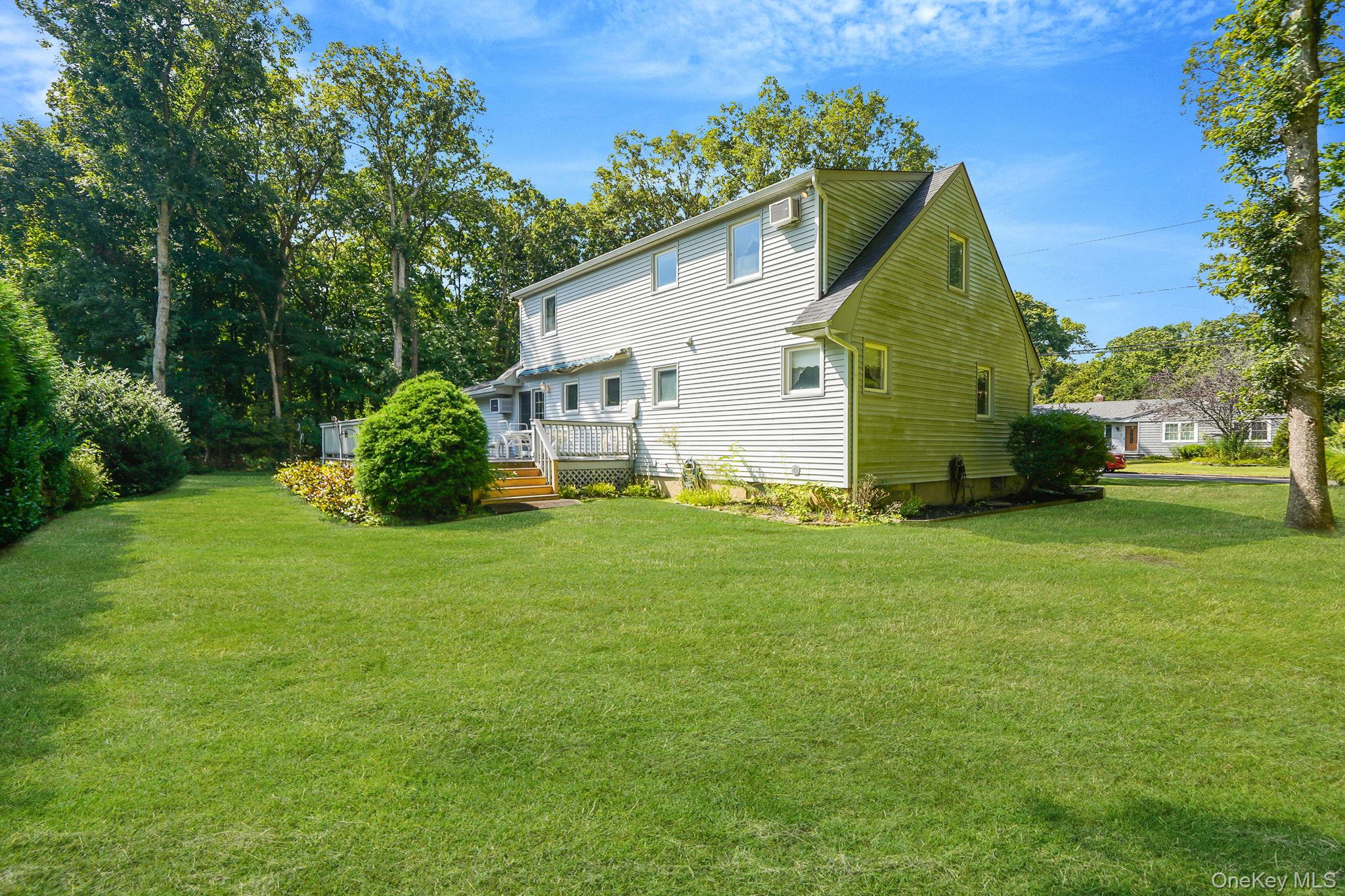 123 Parkside Avenue, Miller Place, NY 11764