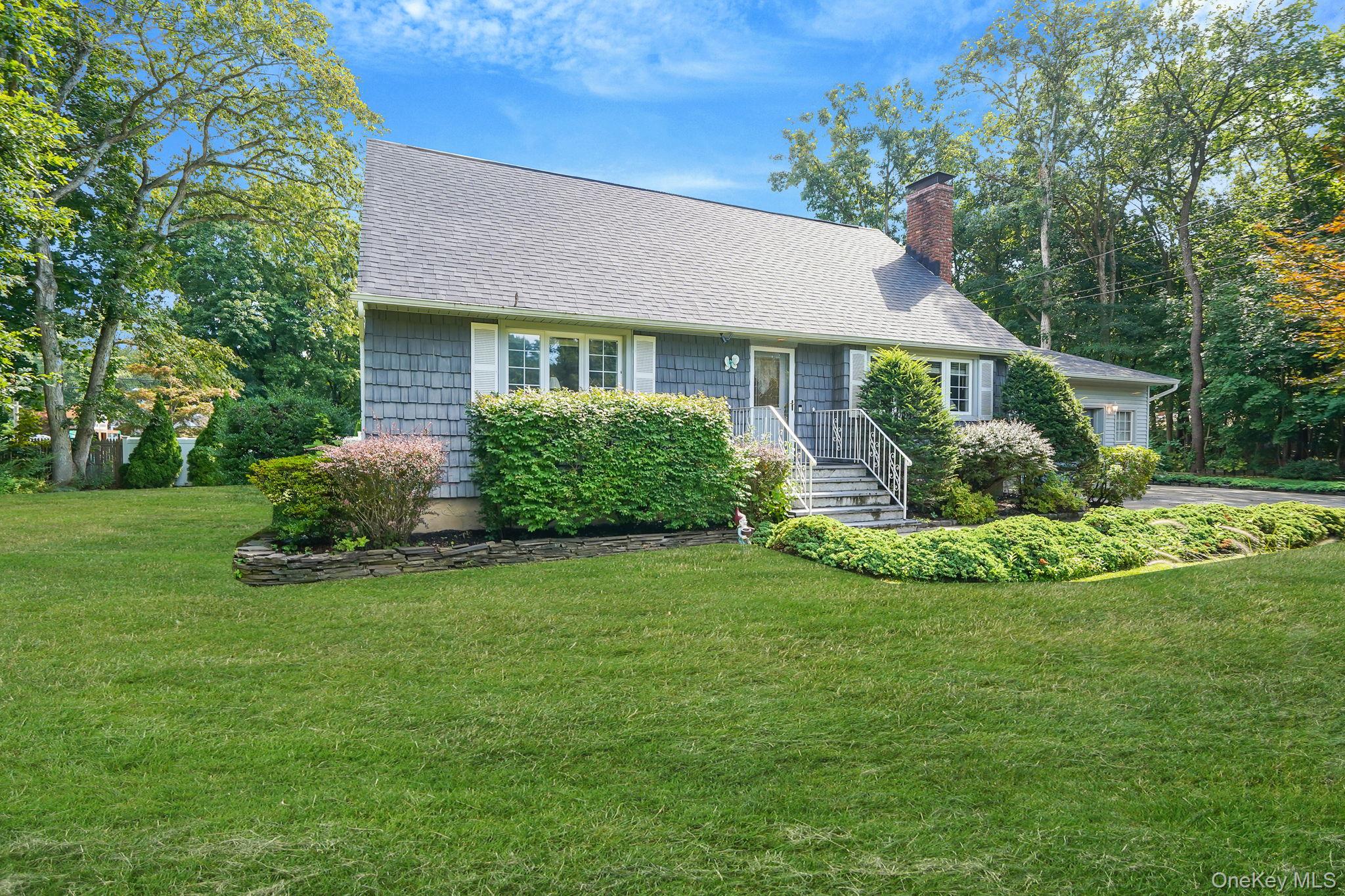 123 Parkside Avenue, Miller Place, NY 11764