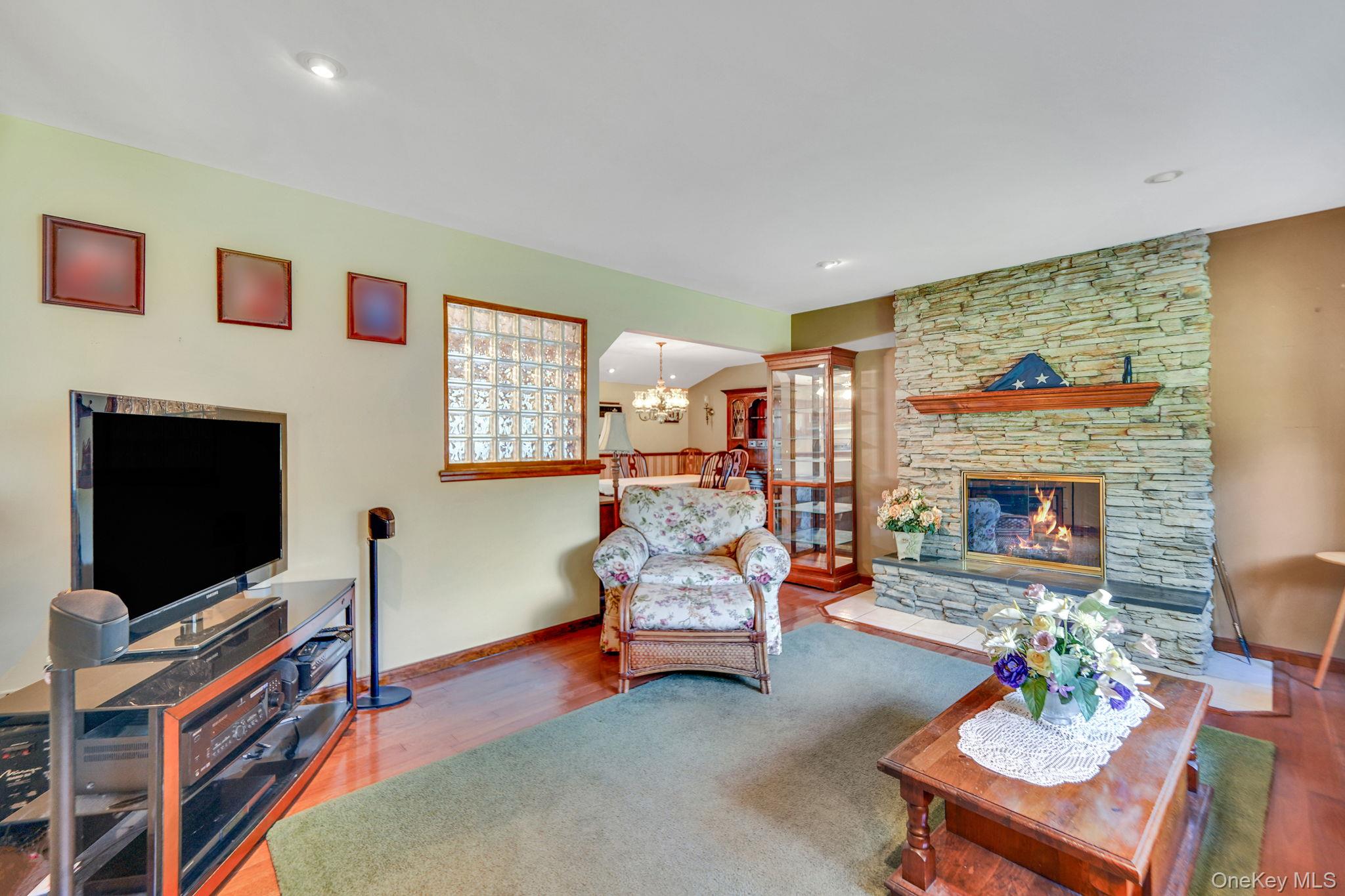 123 Parkside Avenue, Miller Place, NY 11764