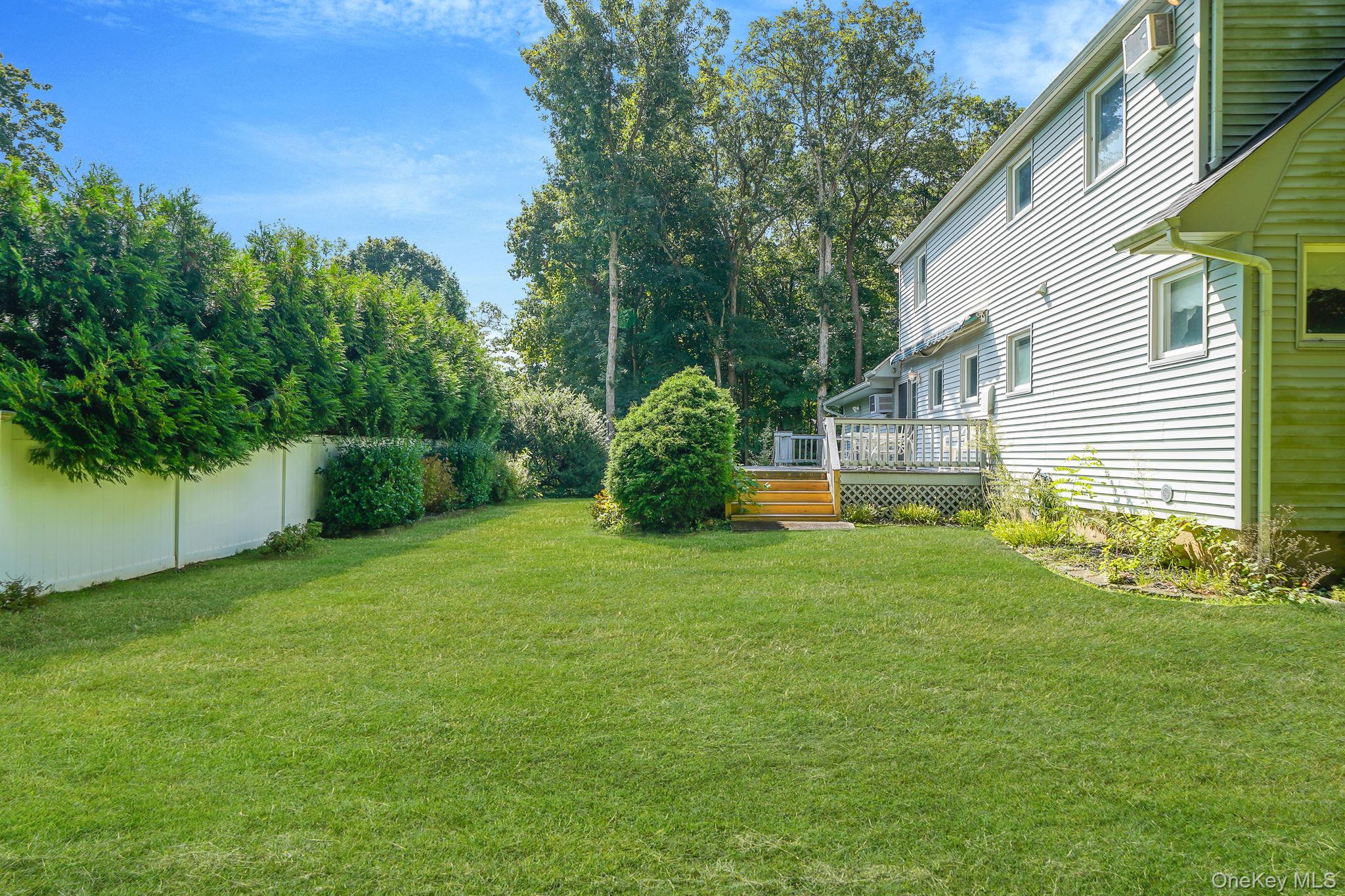 123 Parkside Avenue, Miller Place, NY 11764