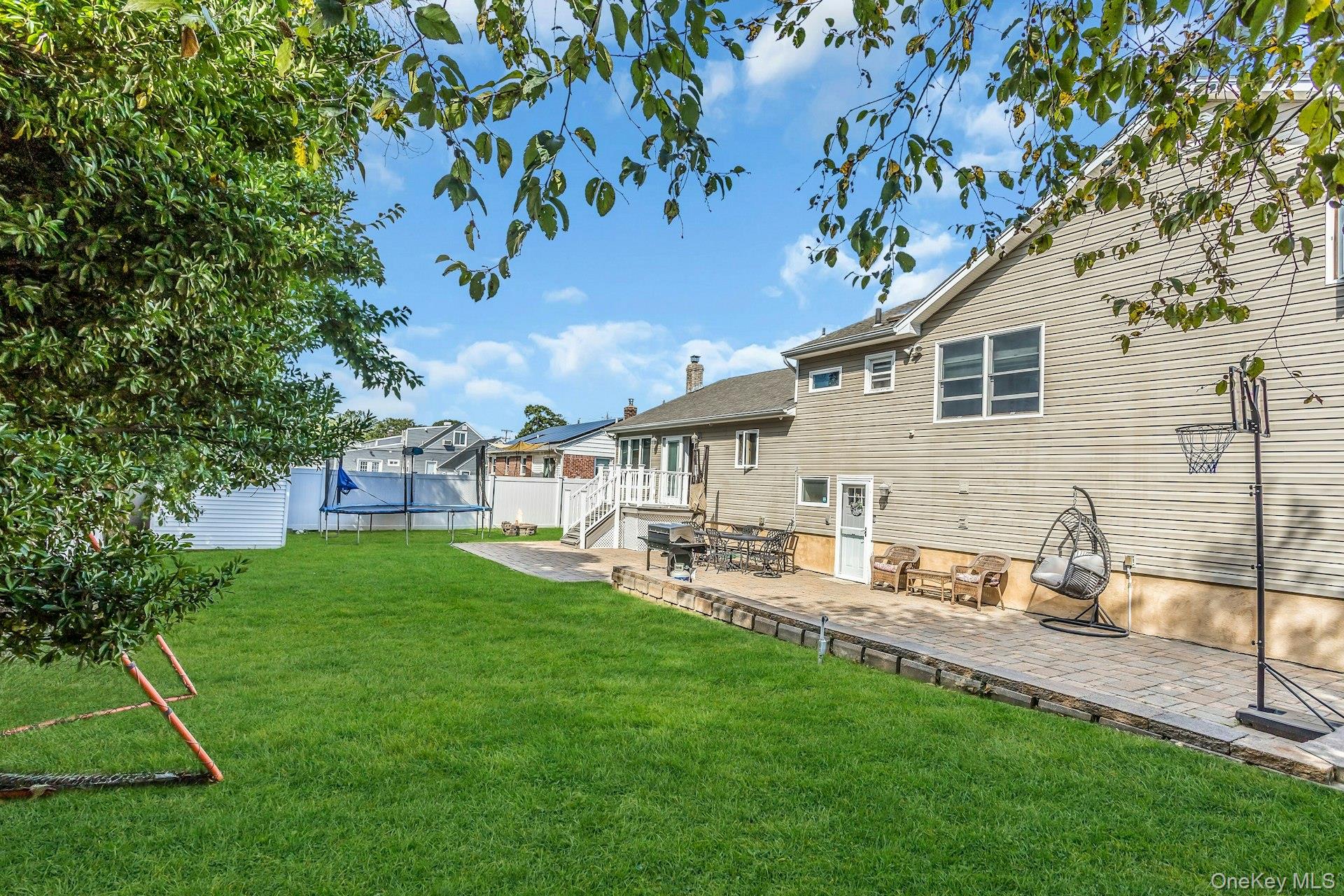 28 Grove Street, Massapequa, NY 11758