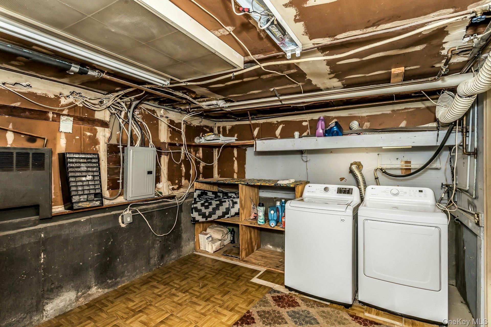 28 Grove Street, Massapequa, NY 11758