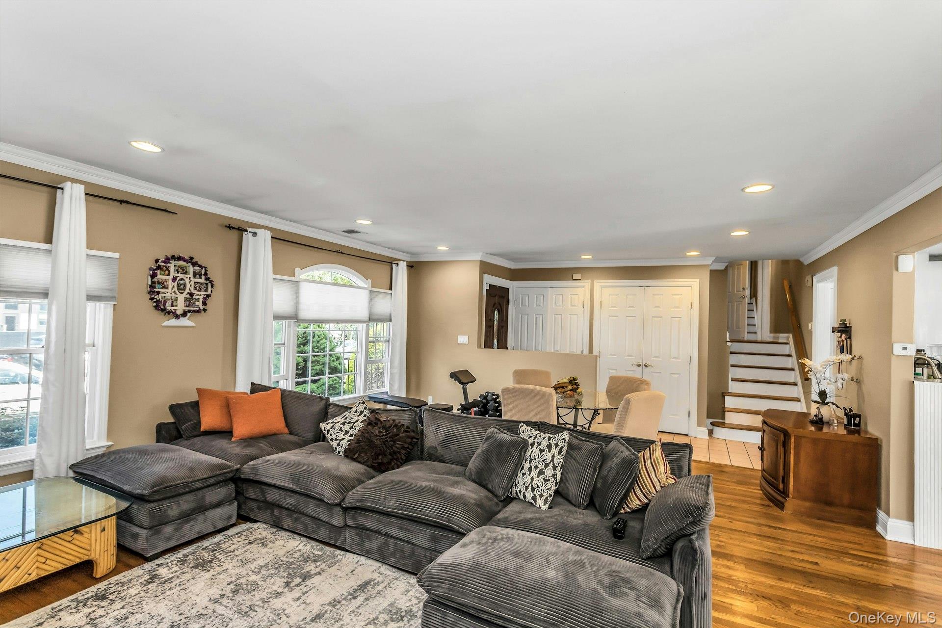 28 Grove Street, Massapequa, NY 11758