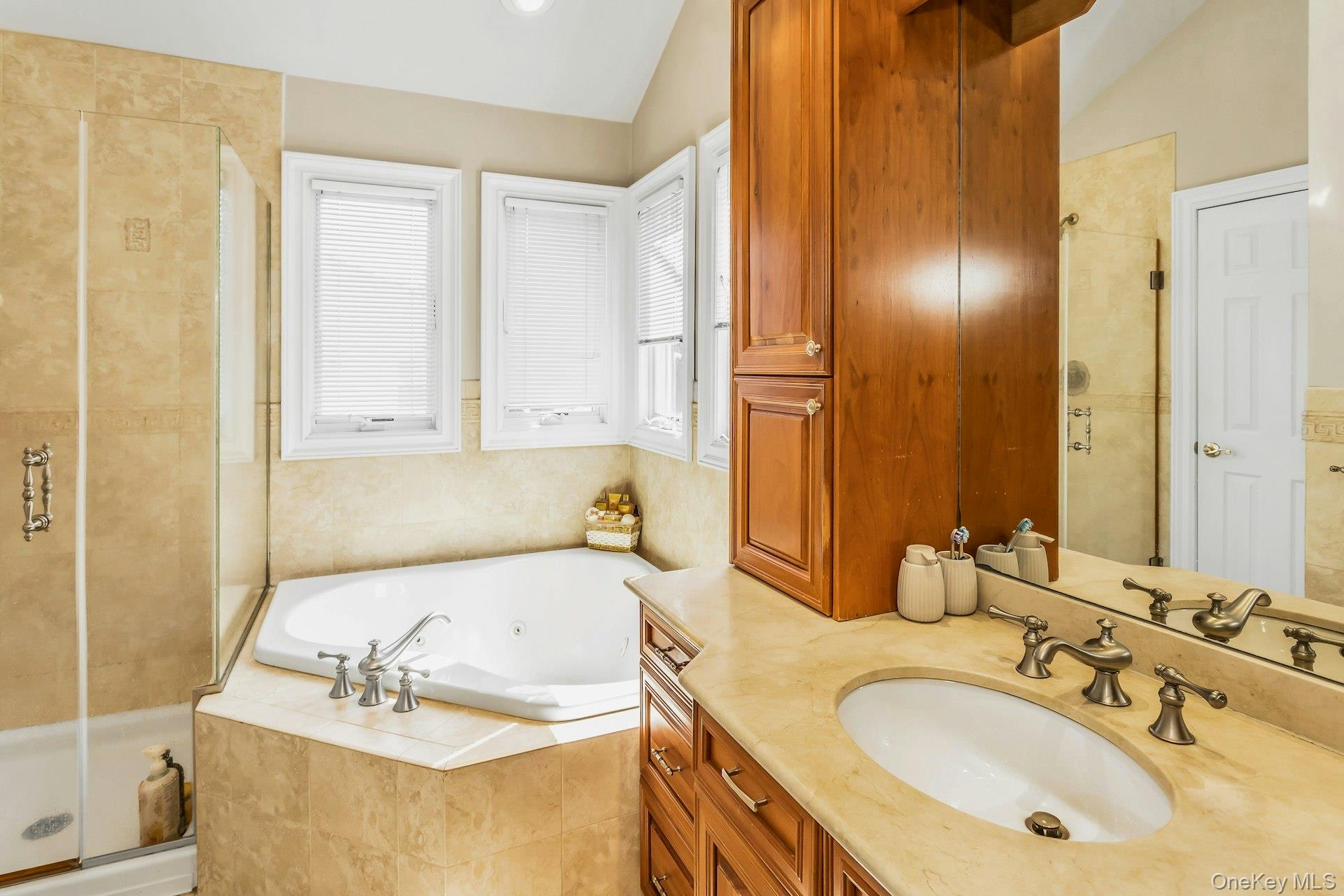 28 Grove Street, Massapequa, NY 11758