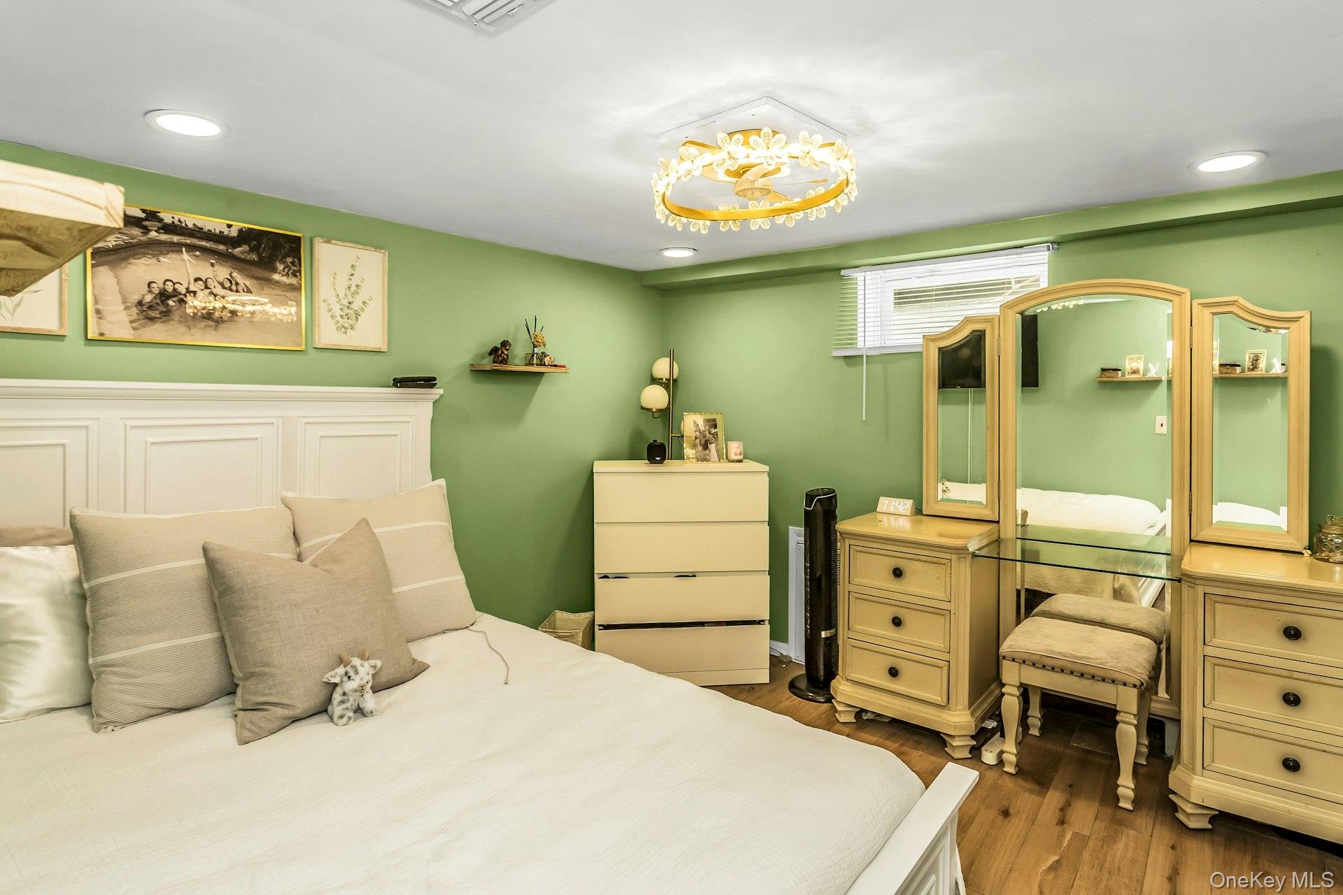 28 Grove Street, Massapequa, NY 11758