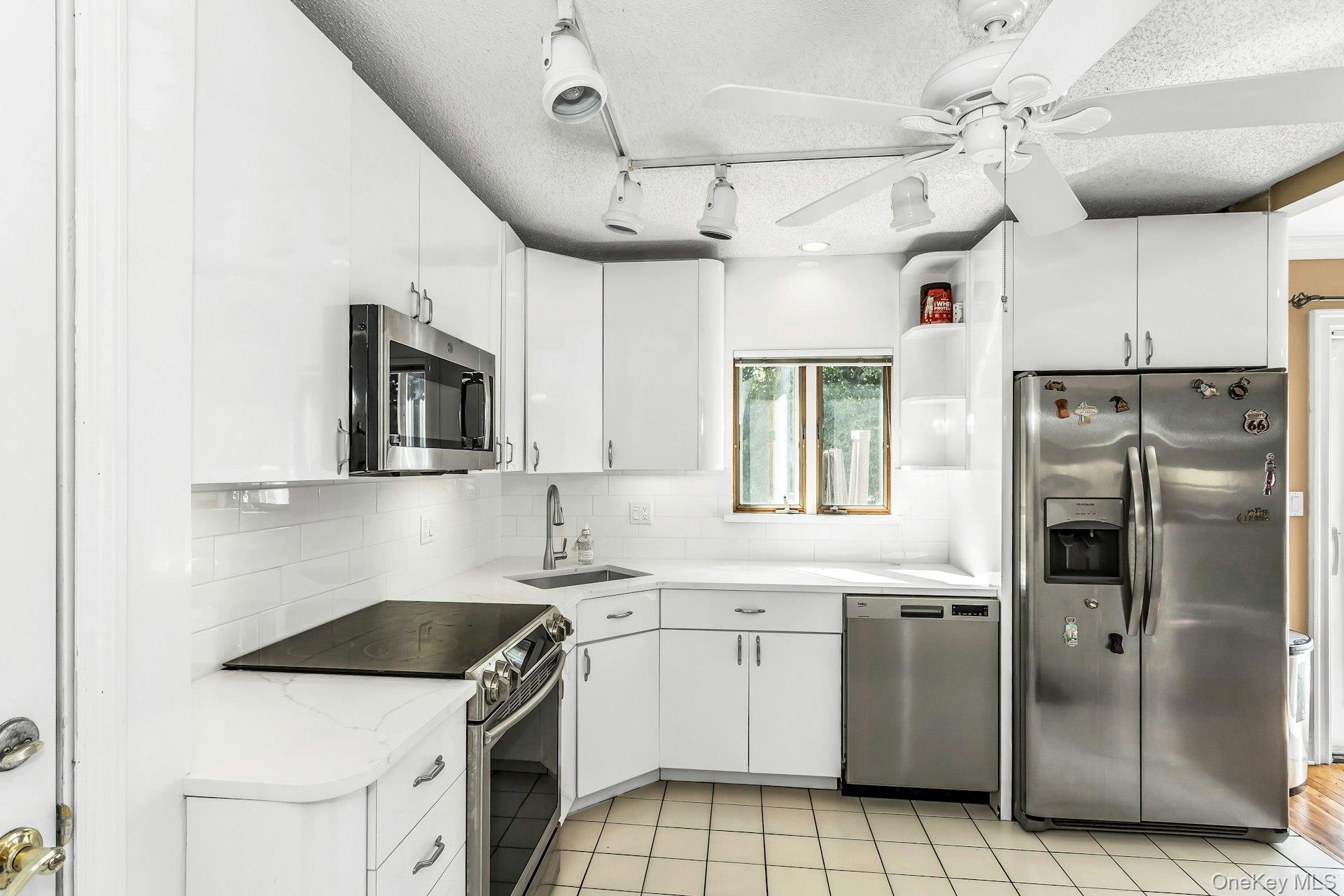 28 Grove Street, Massapequa, NY 11758