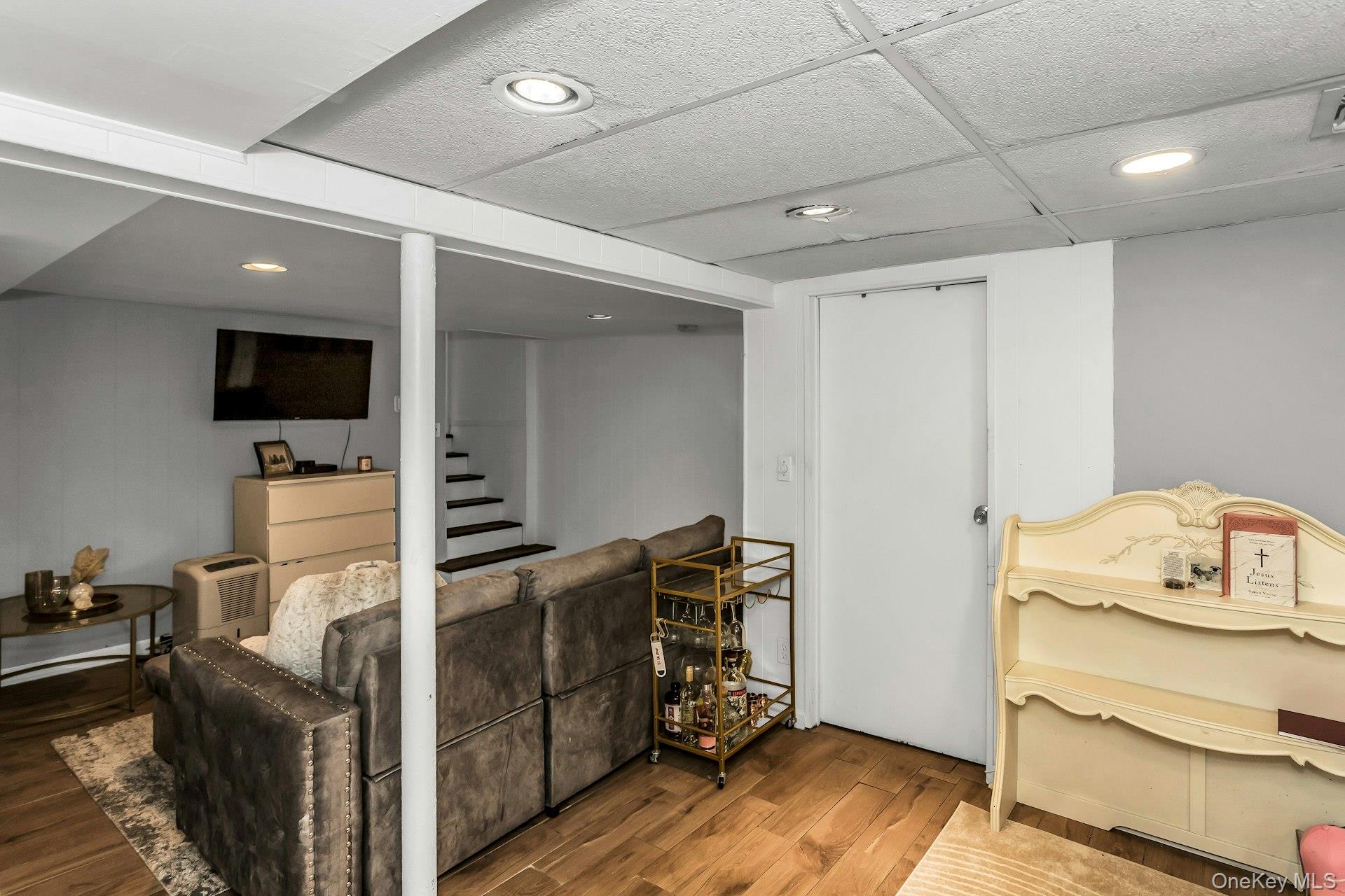 28 Grove Street, Massapequa, NY 11758