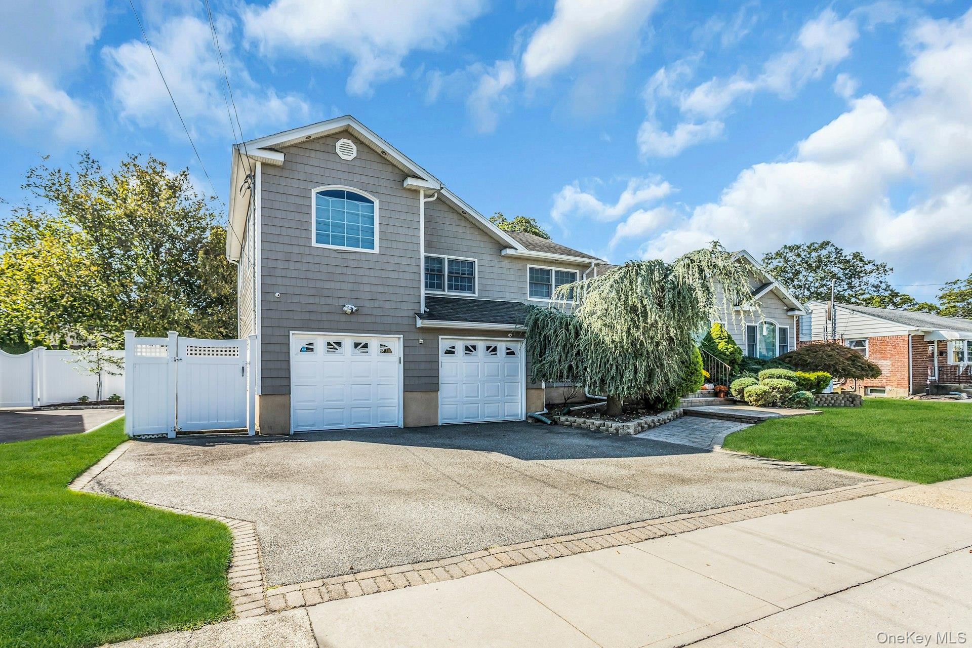 28 Grove Street, Massapequa, NY 11758