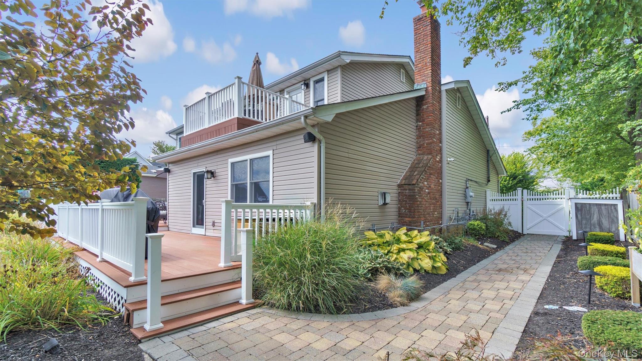 209 Bellevue Road, Oakdale, NY 11769