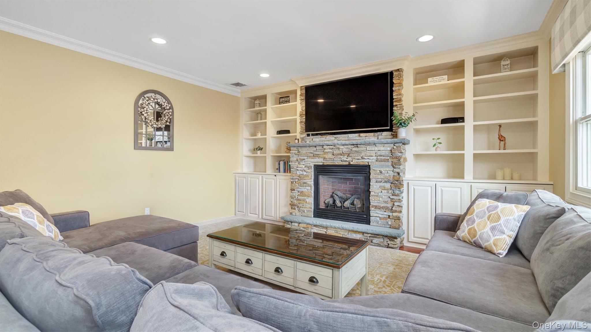 209 Bellevue Road, Oakdale, NY 11769