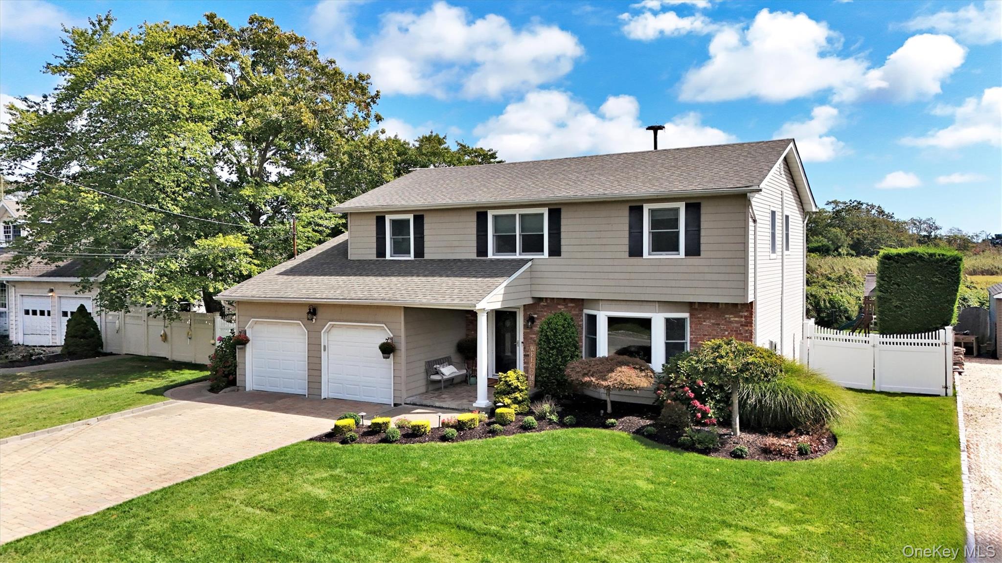 209 Bellevue Road, Oakdale, NY 11769