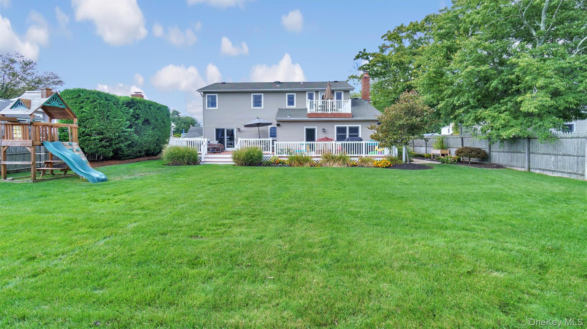 209 Bellevue Road, Oakdale, NY 11769