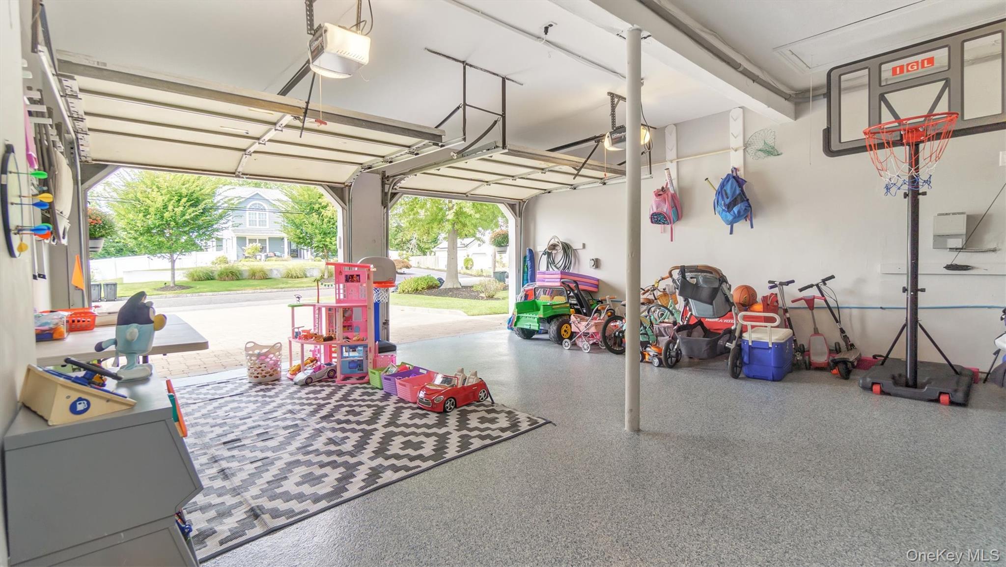 209 Bellevue Road, Oakdale, NY 11769