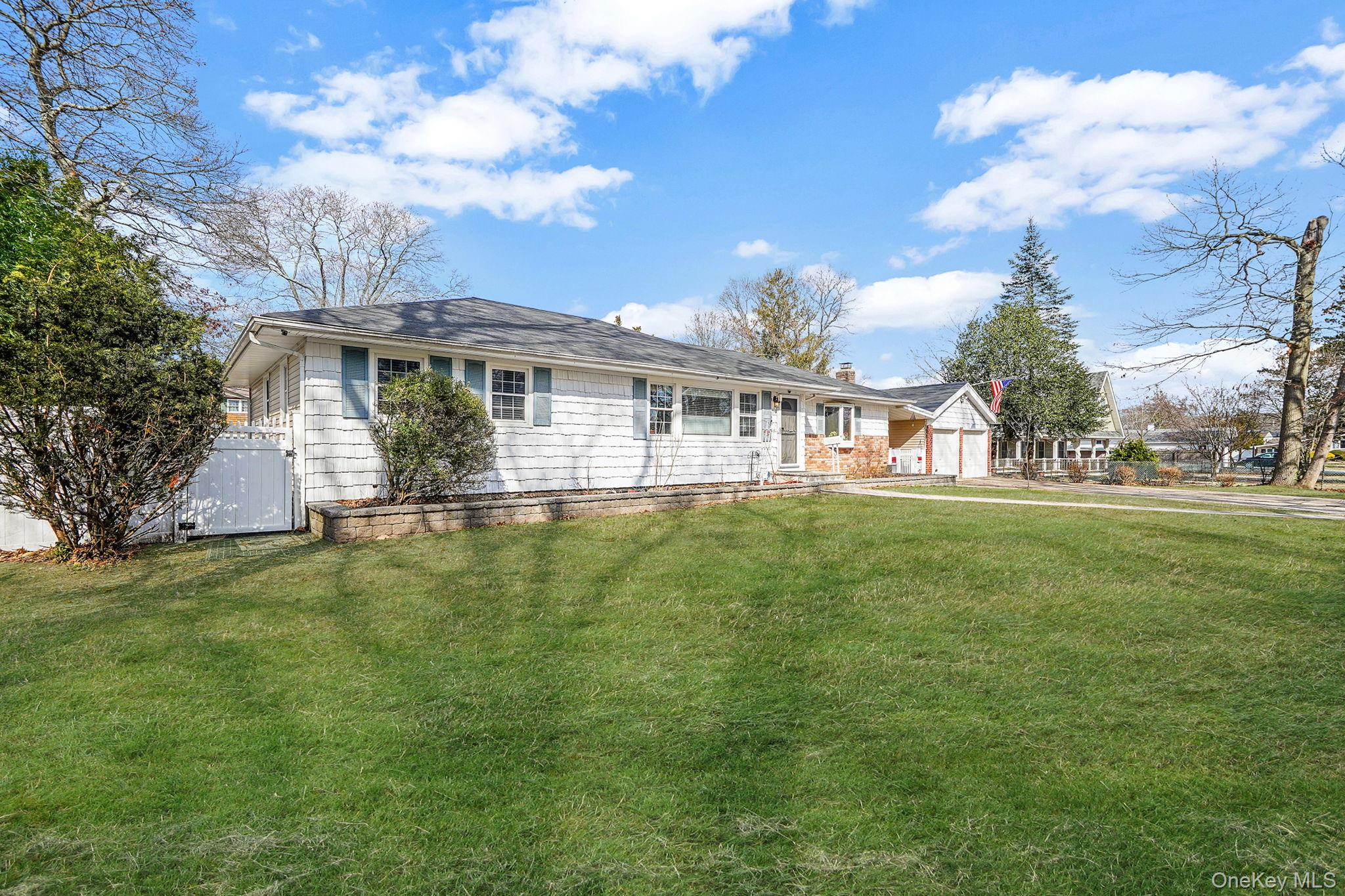 33 High Street, Lake Ronkonkoma, NY 11779