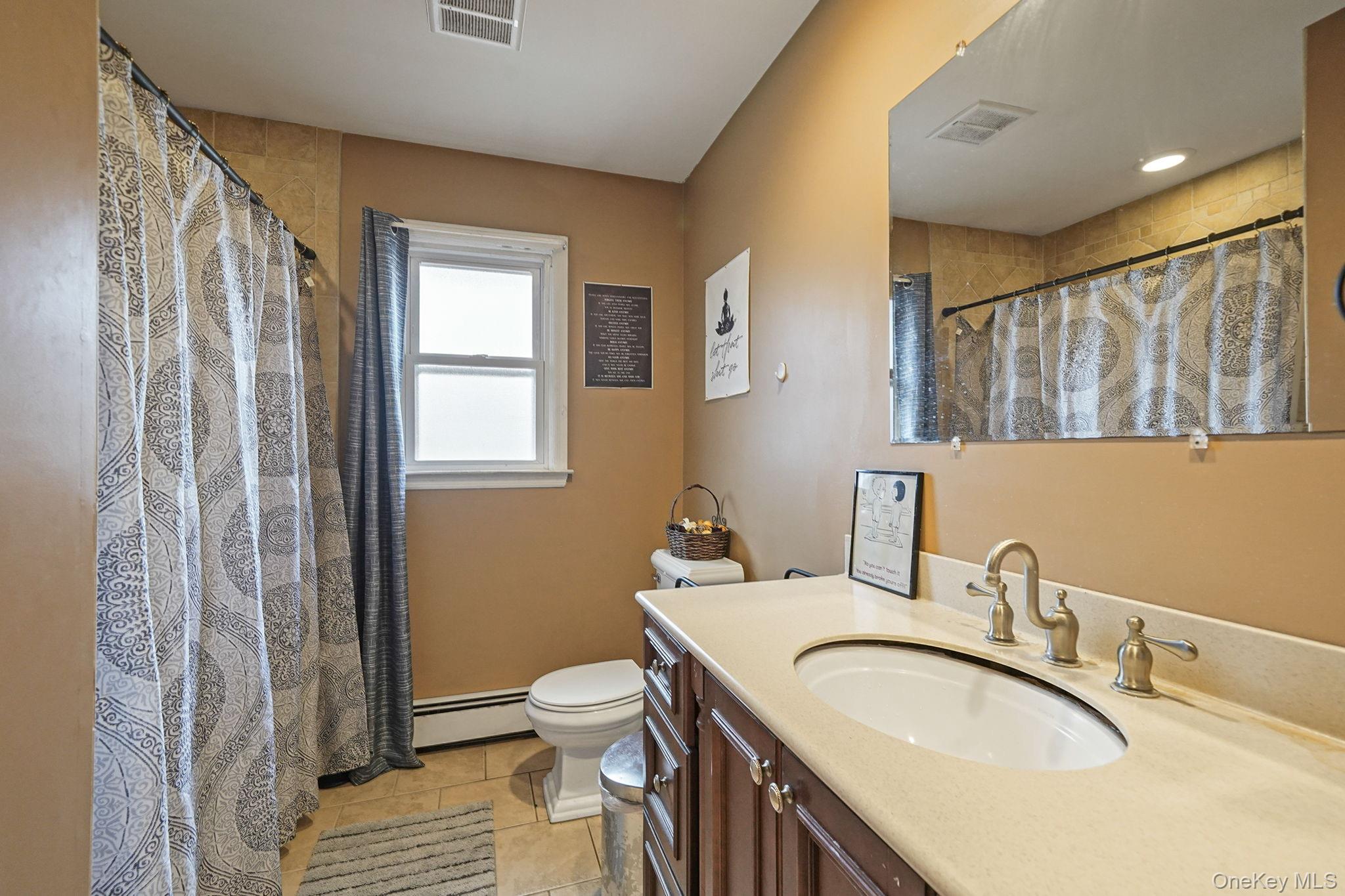 33 High Street, Lake Ronkonkoma, NY 11779